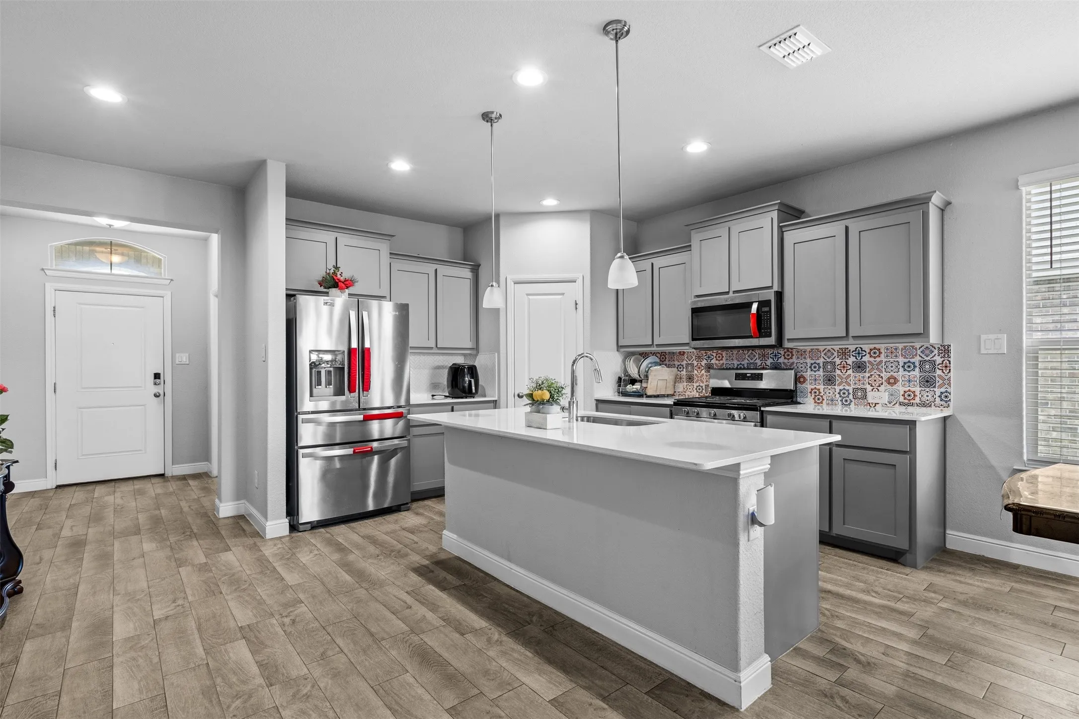 Single Family Residence For Sale in Tarrant County , 513 Frenchpark Drive, Fort Worth, Texas 76052, 3 Bedrooms, 2 Bathrooms, 2 Garage spaces, 1,811 Sqft, built in 2020, Price $345,000, mls#21299157, Real Estate Agent in Fort Worth, Homes For Sale in Tarrant county, Homes For Sale in Fort Worth, Realtor in Fort Worth Texas, Real Estate Brokerage Independent Realty Texas, Luminita Cordes Realtor