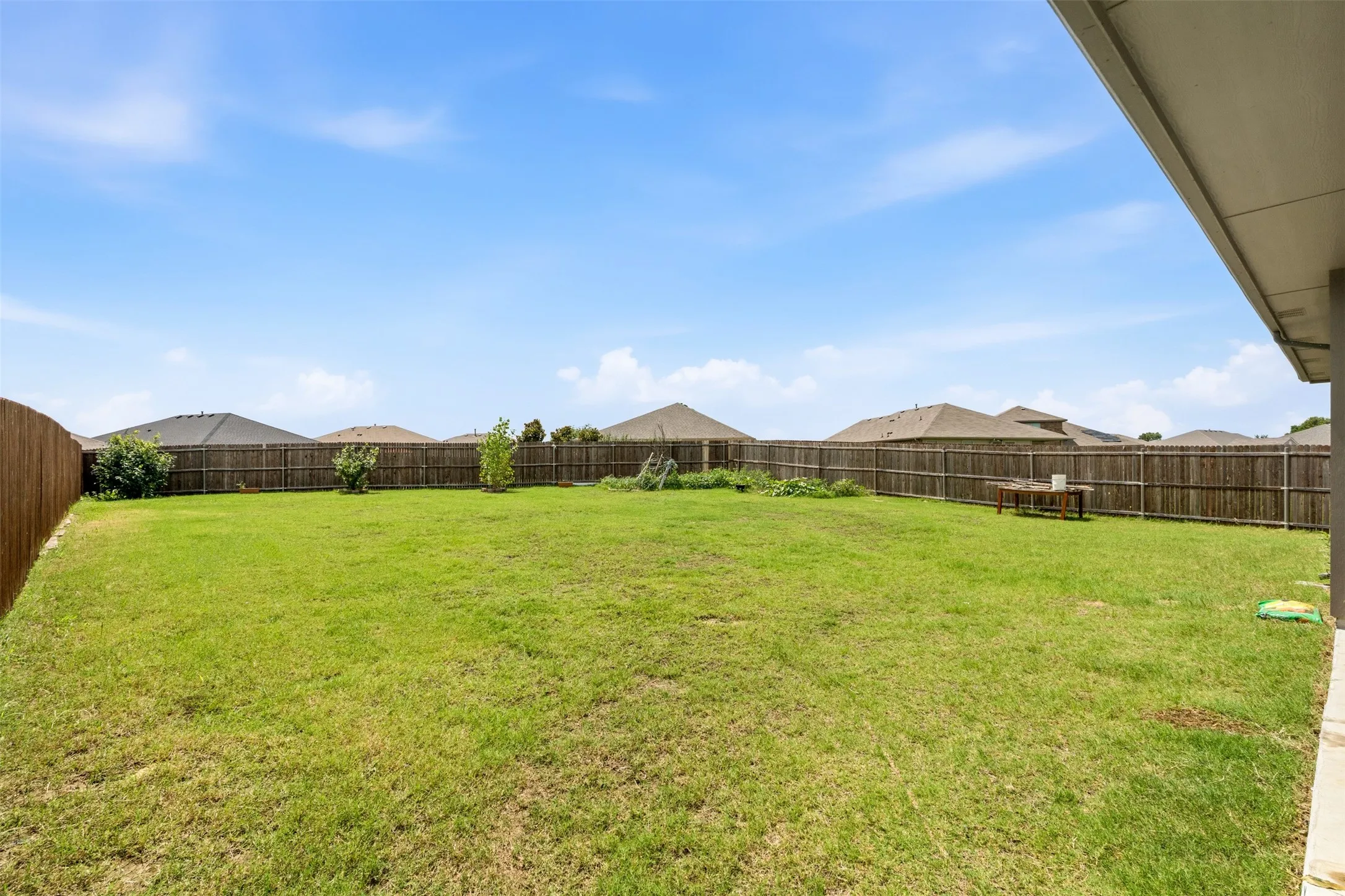 Single Family Residence For Sale in Tarrant County , 513 Frenchpark Drive, Fort Worth, Texas 76052, 3 Bedrooms, 2 Bathrooms, 2 Garage spaces, 1,811 Sqft, built in 2020, Price $345,000, mls#21299157, Real Estate Agent in Fort Worth, Homes For Sale in Tarrant county, Homes For Sale in Fort Worth, Realtor in Fort Worth Texas, Real Estate Brokerage Independent Realty Texas, Luminita Cordes Realtor