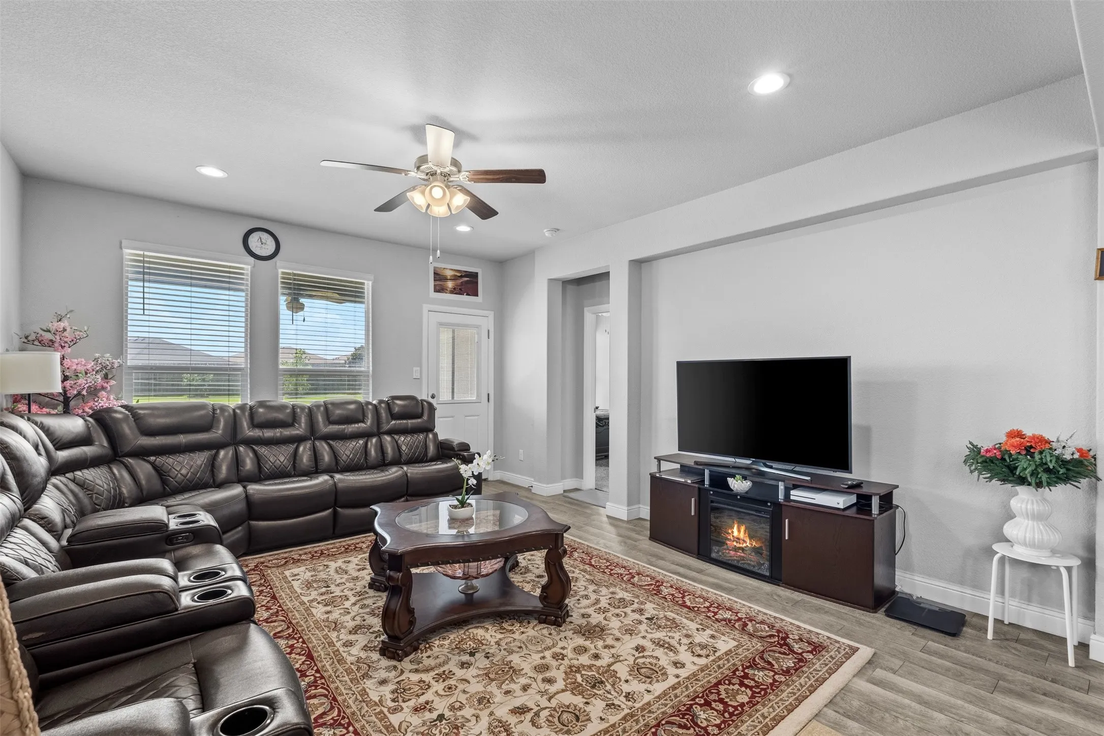 Single Family Residence For Sale in Tarrant County , 513 Frenchpark Drive, Fort Worth, Texas 76052, 3 Bedrooms, 2 Bathrooms, 2 Garage spaces, 1,811 Sqft, built in 2020, Price $345,000, mls#21299157, Real Estate Agent in Fort Worth, Homes For Sale in Tarrant county, Homes For Sale in Fort Worth, Realtor in Fort Worth Texas, Real Estate Brokerage Independent Realty Texas, Luminita Cordes Realtor