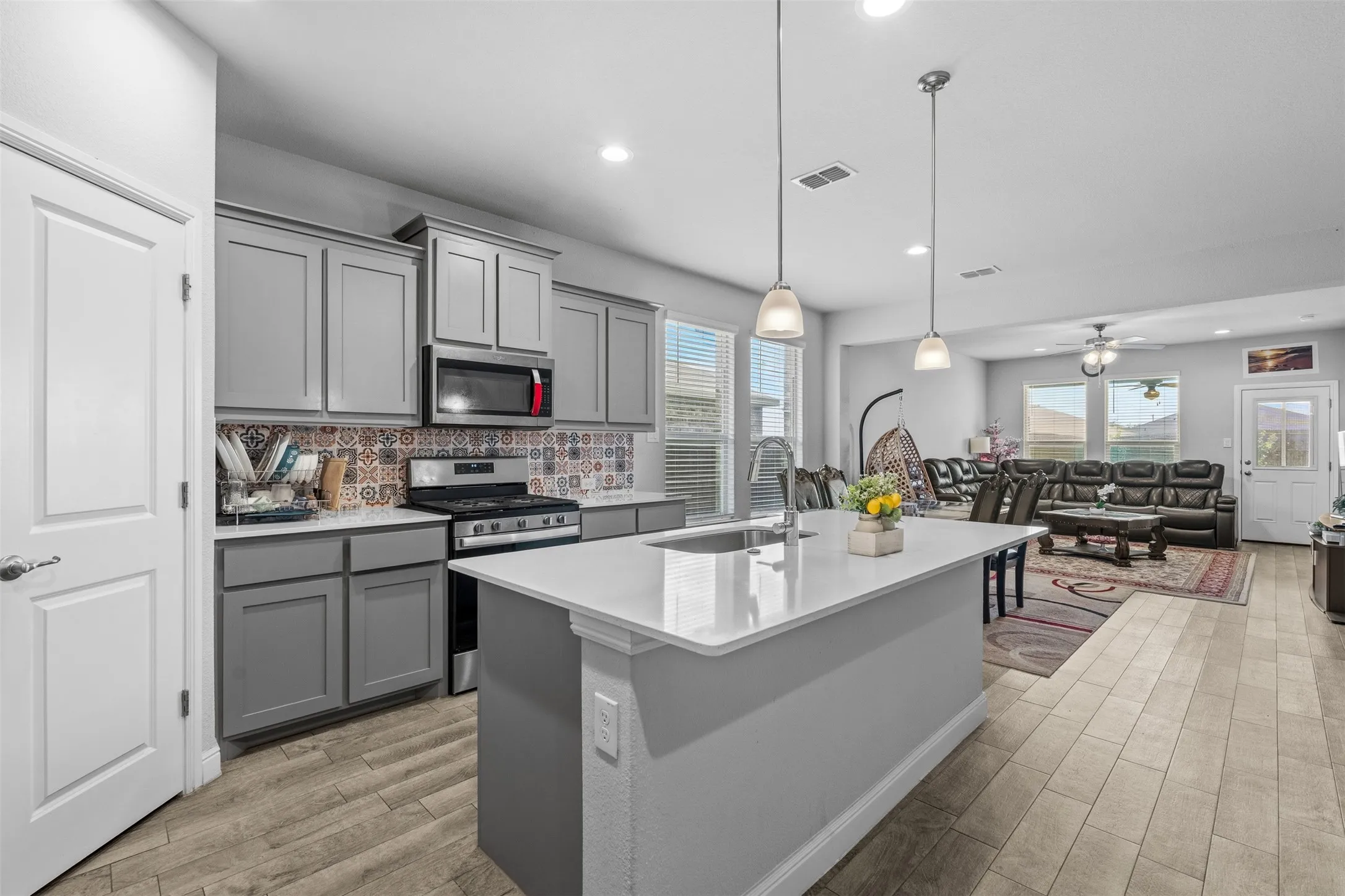 Single Family Residence For Sale in Tarrant County , 513 Frenchpark Drive, Fort Worth, Texas 76052, 3 Bedrooms, 2 Bathrooms, 2 Garage spaces, 1,811 Sqft, built in 2020, Price $345,000, mls#21299157, Real Estate Agent in Fort Worth, Homes For Sale in Tarrant county, Homes For Sale in Fort Worth, Realtor in Fort Worth Texas, Real Estate Brokerage Independent Realty Texas, Luminita Cordes Realtor