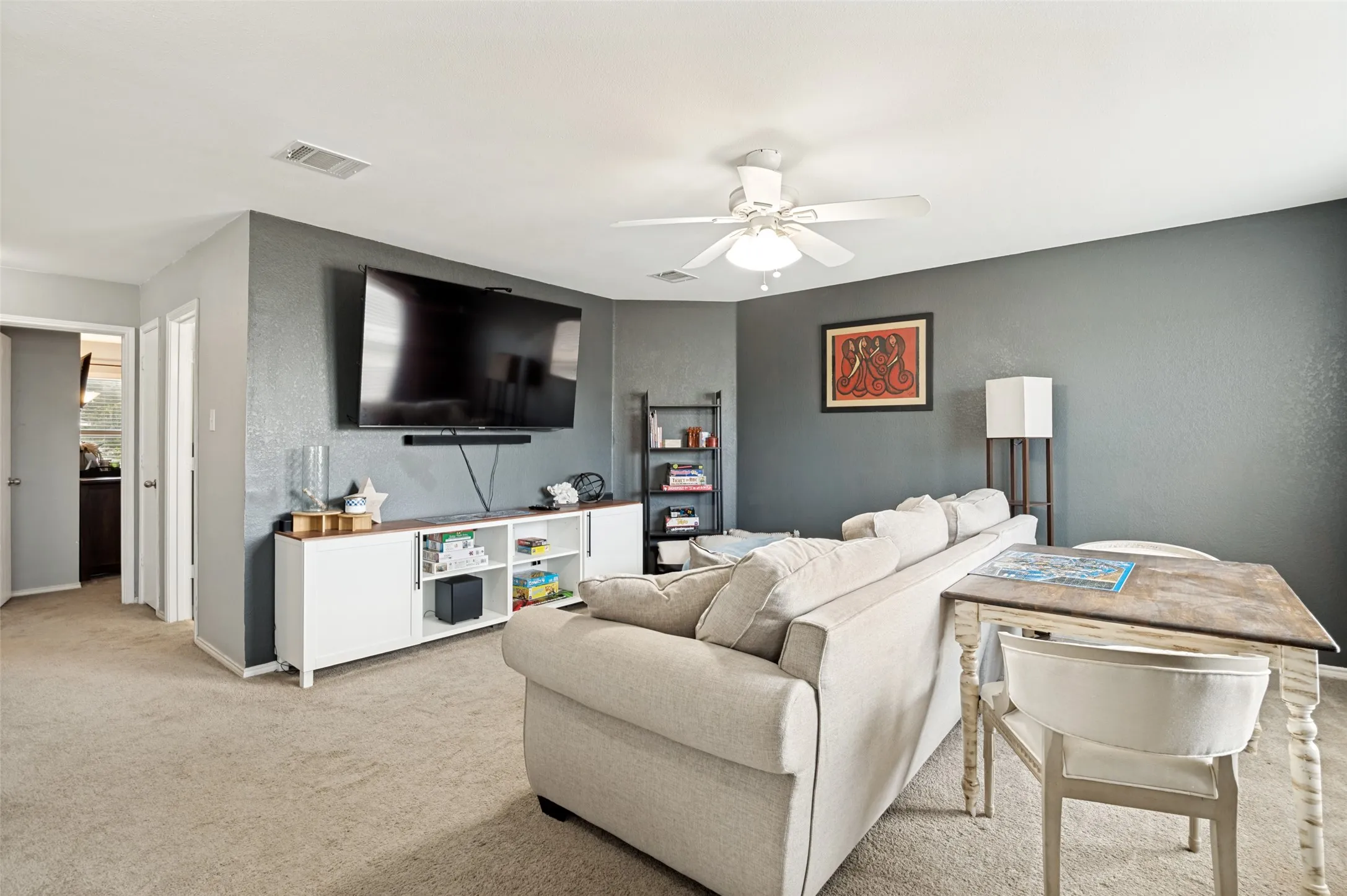 Single Family Residence For Sale in Tarrant County , 6015 Pietro Drive, Grand Prairie, Texas 75052, 3 Bedroom, 3 Bathroom, 2 Garage spaces, 2,341 Sqft, built in 2002, mls#21298789, Real Estate Agent in Grand Prairie, Homes For Sale in Tarrant county, Homes For Sale in Grand Prairie, Realtor in Grand Prairie Texas, Real Estate Brokerage Independent Realty Texas, Luminita Cordes Realtor