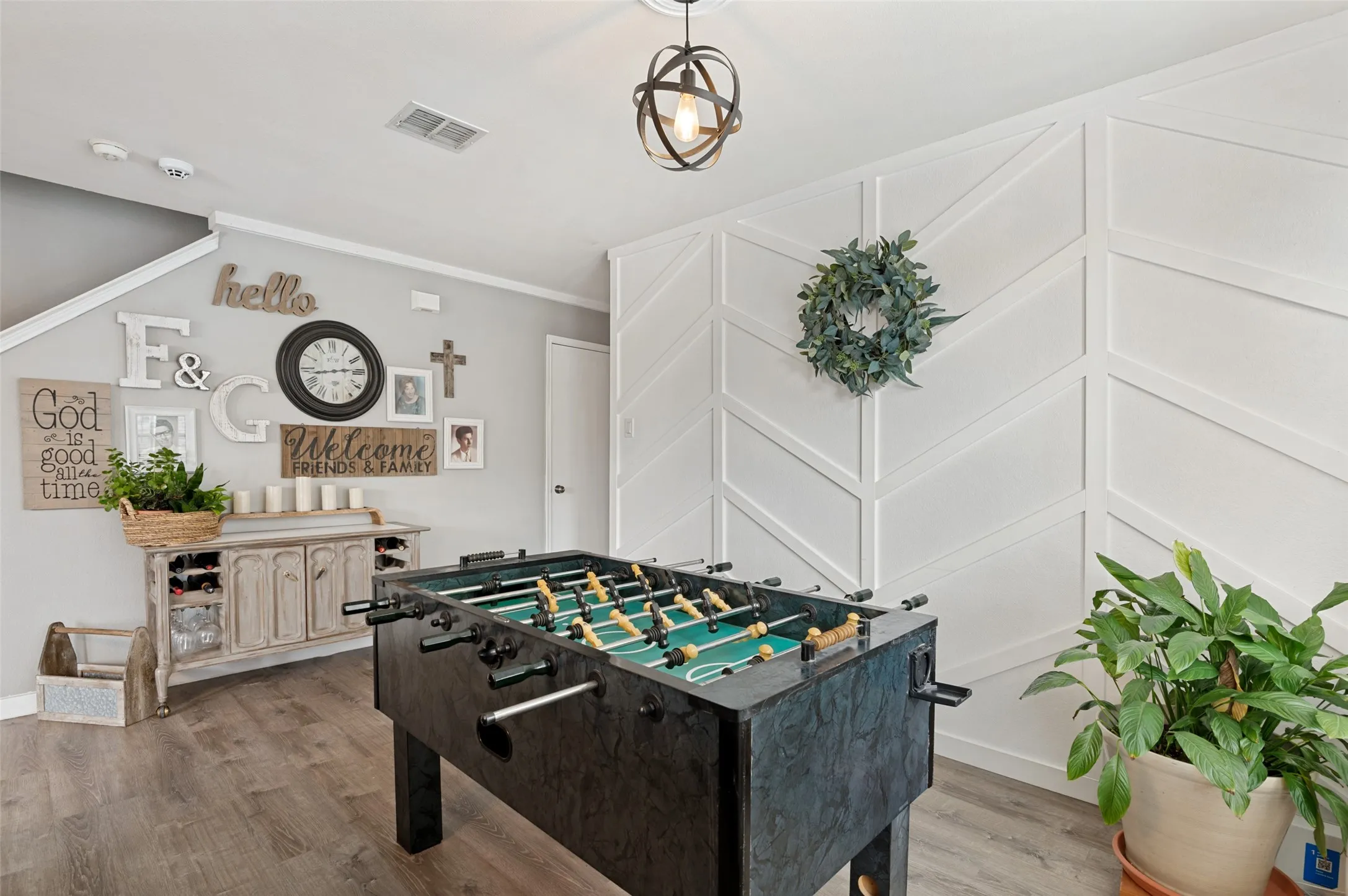 Single Family Residence For Sale in Tarrant County , 6015 Pietro Drive, Grand Prairie, Texas 75052, 3 Bedroom, 3 Bathroom, 2 Garage spaces, 2,341 Sqft, built in 2002, mls#21298789, Real Estate Agent in Grand Prairie, Homes For Sale in Tarrant county, Homes For Sale in Grand Prairie, Realtor in Grand Prairie Texas, Real Estate Brokerage Independent Realty Texas, Luminita Cordes Realtor