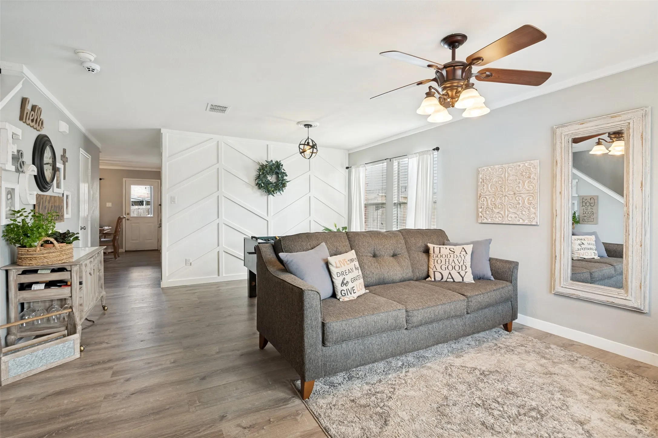 Single Family Residence For Sale in Tarrant County , 6015 Pietro Drive, Grand Prairie, Texas 75052, 3 Bedroom, 3 Bathroom, 2 Garage spaces, 2,341 Sqft, built in 2002, mls#21298789, Real Estate Agent in Grand Prairie, Homes For Sale in Tarrant county, Homes For Sale in Grand Prairie, Realtor in Grand Prairie Texas, Real Estate Brokerage Independent Realty Texas, Luminita Cordes Realtor