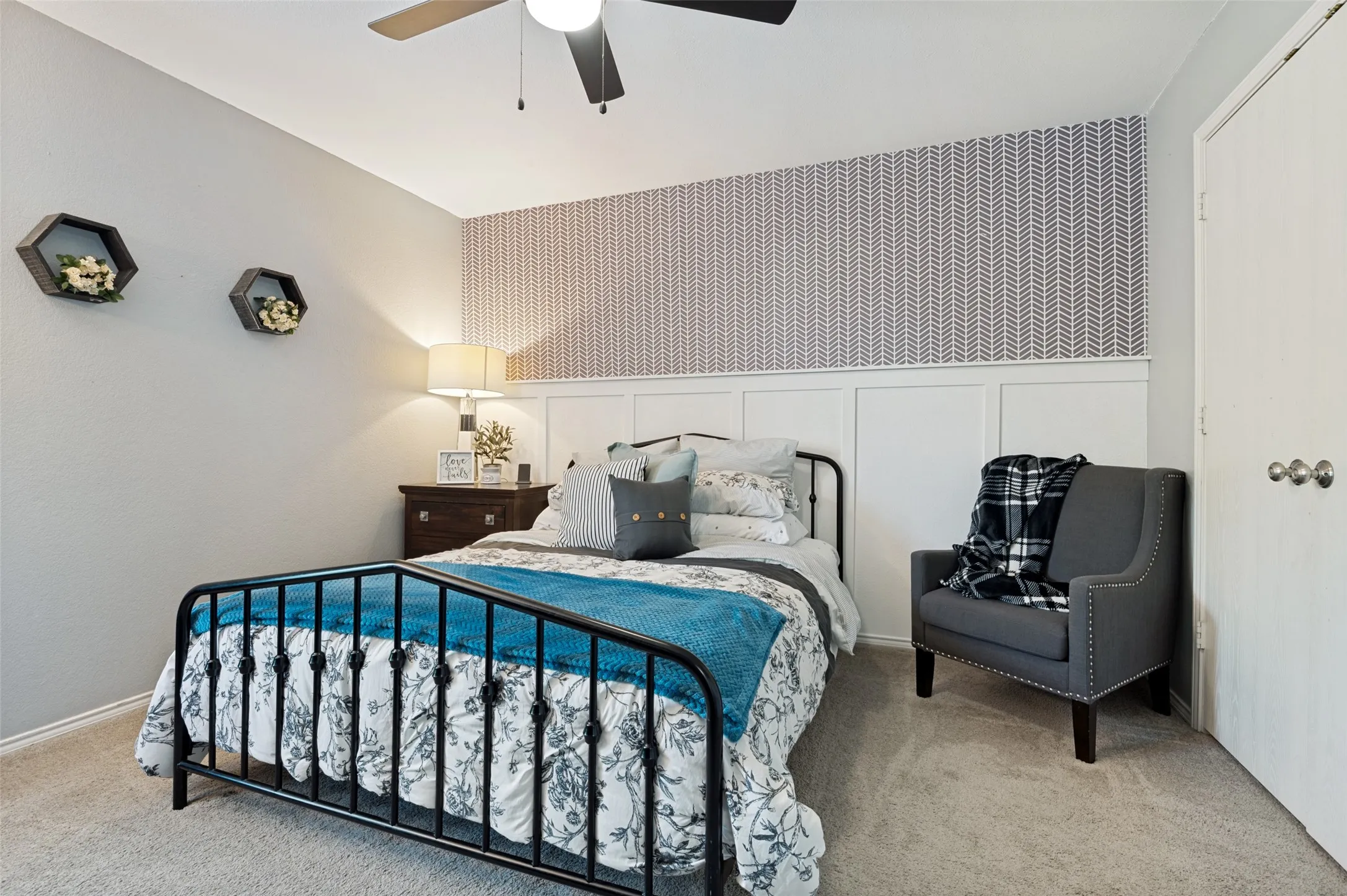 Single Family Residence For Sale in Tarrant County , 6015 Pietro Drive, Grand Prairie, Texas 75052, 3 Bedroom, 3 Bathroom, 2 Garage spaces, 2,341 Sqft, built in 2002, mls#21298789, Real Estate Agent in Grand Prairie, Homes For Sale in Tarrant county, Homes For Sale in Grand Prairie, Realtor in Grand Prairie Texas, Real Estate Brokerage Independent Realty Texas, Luminita Cordes Realtor