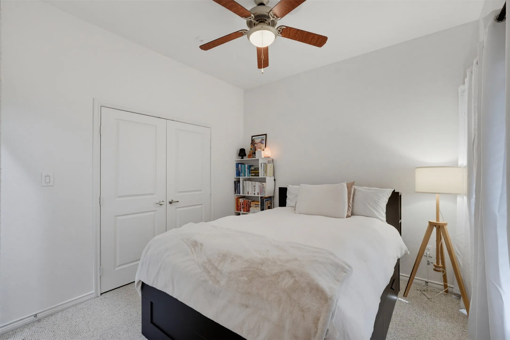 Condominium For Sale in Tarrant County , 1201 Beaconsfield Lane 109, Arlington, Texas 76011, 3 Bedroom, 4 Bathroom, 2 Garage spaces, 1,785 Sqft, built in 2008, mls#21299582, Real Estate Agent in Arlington, Homes For Sale in Tarrant county, Homes For Sale in Arlington, Realtor in Arlington Texas, Real Estate Brokerage Independent Realty Texas, Luminita Cordes Realtor