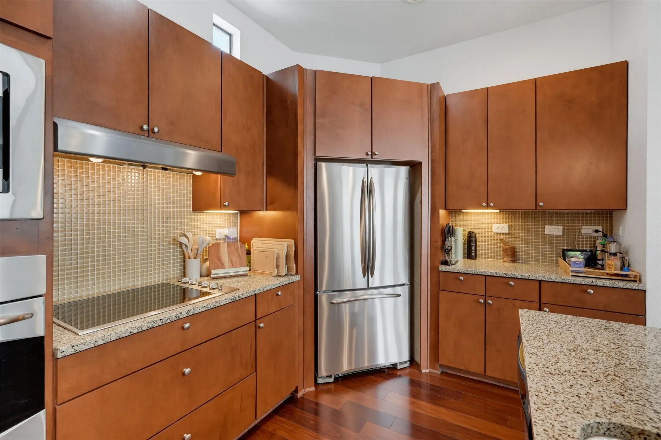 Condominium For Sale in Tarrant County , 1201 Beaconsfield Lane 109, Arlington, Texas 76011, 3 Bedroom, 4 Bathroom, 2 Garage spaces, 1,785 Sqft, built in 2008, mls#21299582, Real Estate Agent in Arlington, Homes For Sale in Tarrant county, Homes For Sale in Arlington, Realtor in Arlington Texas, Real Estate Brokerage Independent Realty Texas, Luminita Cordes Realtor