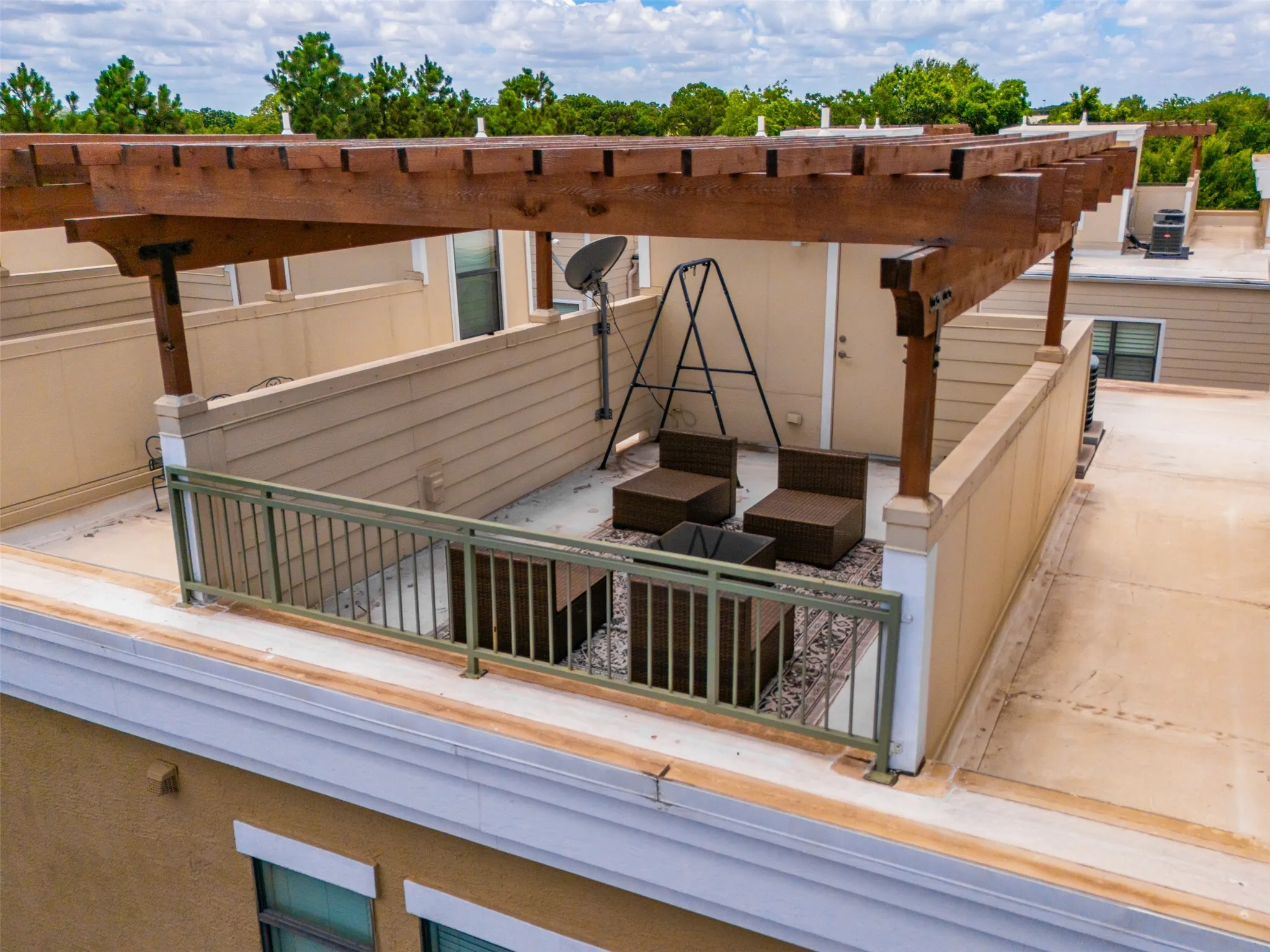 Condominium For Sale in Tarrant County , 1201 Beaconsfield Lane 109, Arlington, Texas 76011, 3 Bedroom, 4 Bathroom, 2 Garage spaces, 1,785 Sqft, built in 2008, mls#21299582, Real Estate Agent in Arlington, Homes For Sale in Tarrant county, Homes For Sale in Arlington, Realtor in Arlington Texas, Real Estate Brokerage Independent Realty Texas, Luminita Cordes Realtor