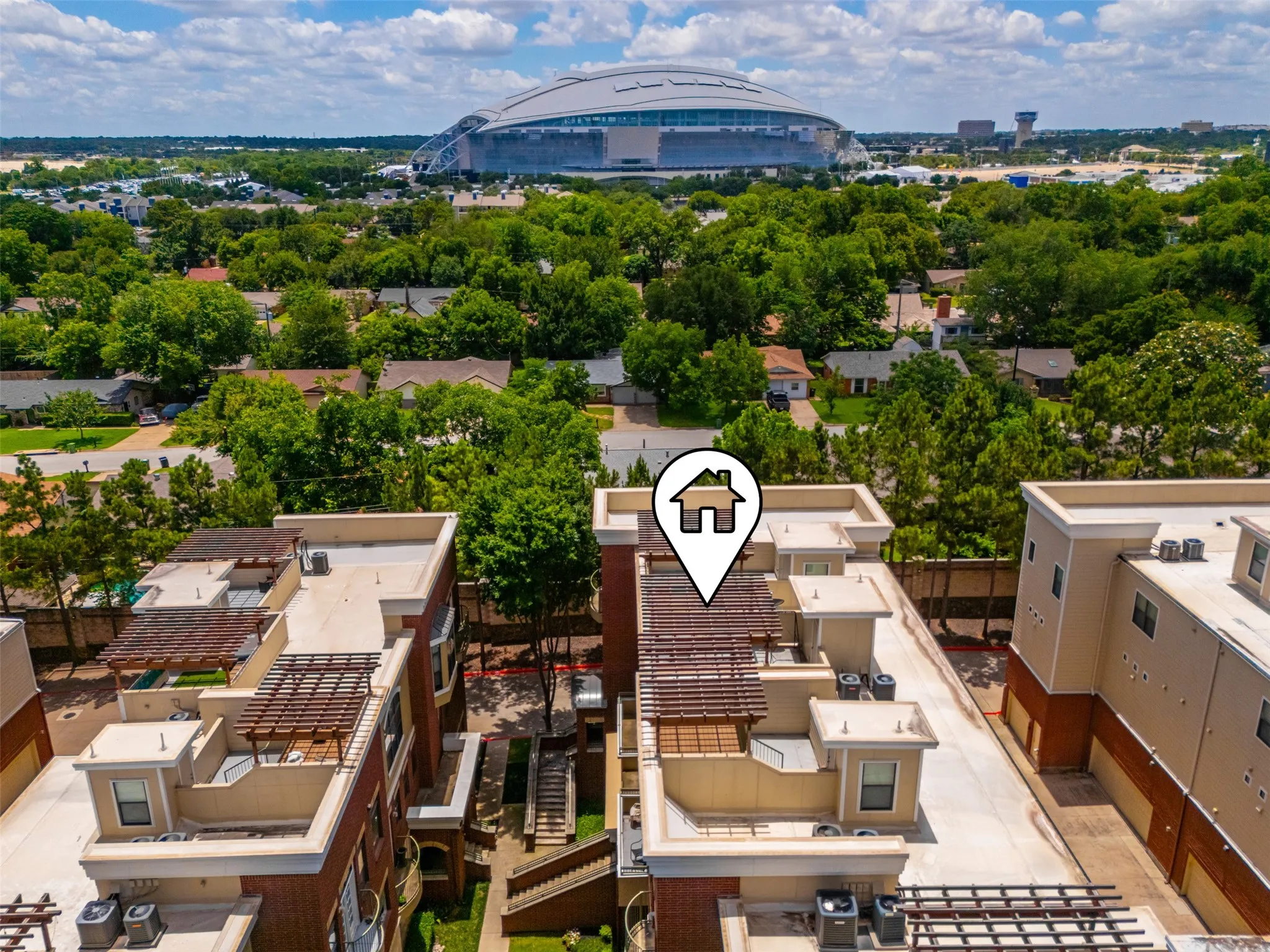 Condominium For Sale in Tarrant County , 1201 Beaconsfield Lane 109, Arlington, Texas 76011, 3 Bedroom, 4 Bathroom, 2 Garage spaces, 1,785 Sqft, built in 2008, mls#21299582, Real Estate Agent in Arlington, Homes For Sale in Tarrant county, Homes For Sale in Arlington, Realtor in Arlington Texas, Real Estate Brokerage Independent Realty Texas, Luminita Cordes Realtor