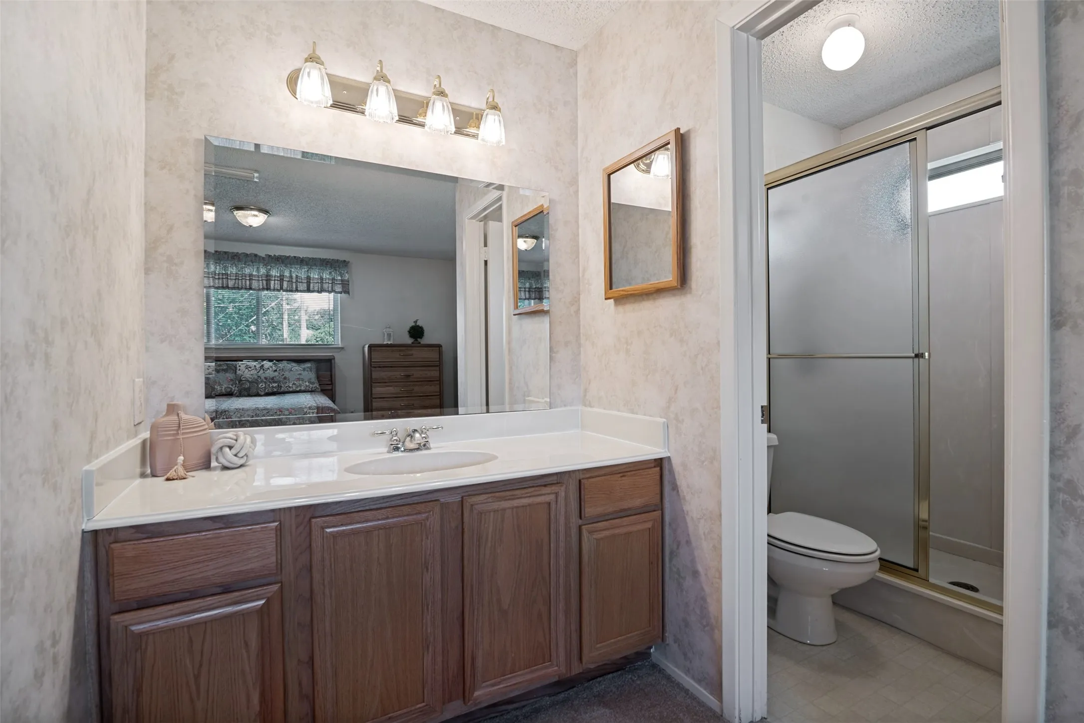 Single Family Residence For Sale in Dallas County , 1728 Roundrock Trail, Mesquite, Texas 75149, 3 Bedroom, 2 Bathroom, 2 Garage spaces, 1,454 Sqft, built in 1979, mls#21299547, Real Estate Agent in Mesquite, Homes For Sale in Dallas county, Homes For Sale in Mesquite, Realtor in Mesquite Texas, Real Estate Brokerage Independent Realty Texas, Luminita Cordes Realtor