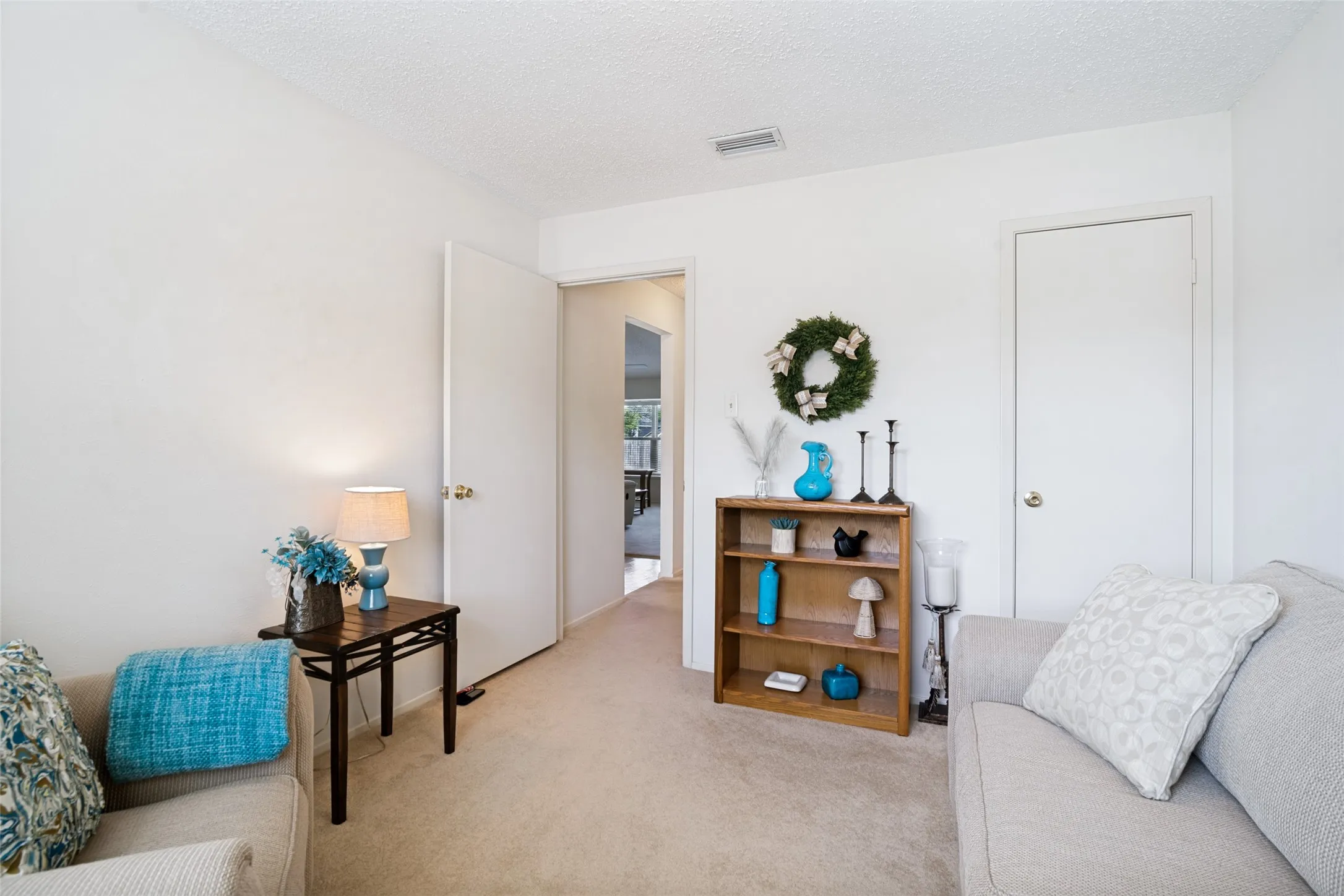 Single Family Residence For Sale in Dallas County , 1728 Roundrock Trail, Mesquite, Texas 75149, 3 Bedroom, 2 Bathroom, 2 Garage spaces, 1,454 Sqft, built in 1979, mls#21299547, Real Estate Agent in Mesquite, Homes For Sale in Dallas county, Homes For Sale in Mesquite, Realtor in Mesquite Texas, Real Estate Brokerage Independent Realty Texas, Luminita Cordes Realtor