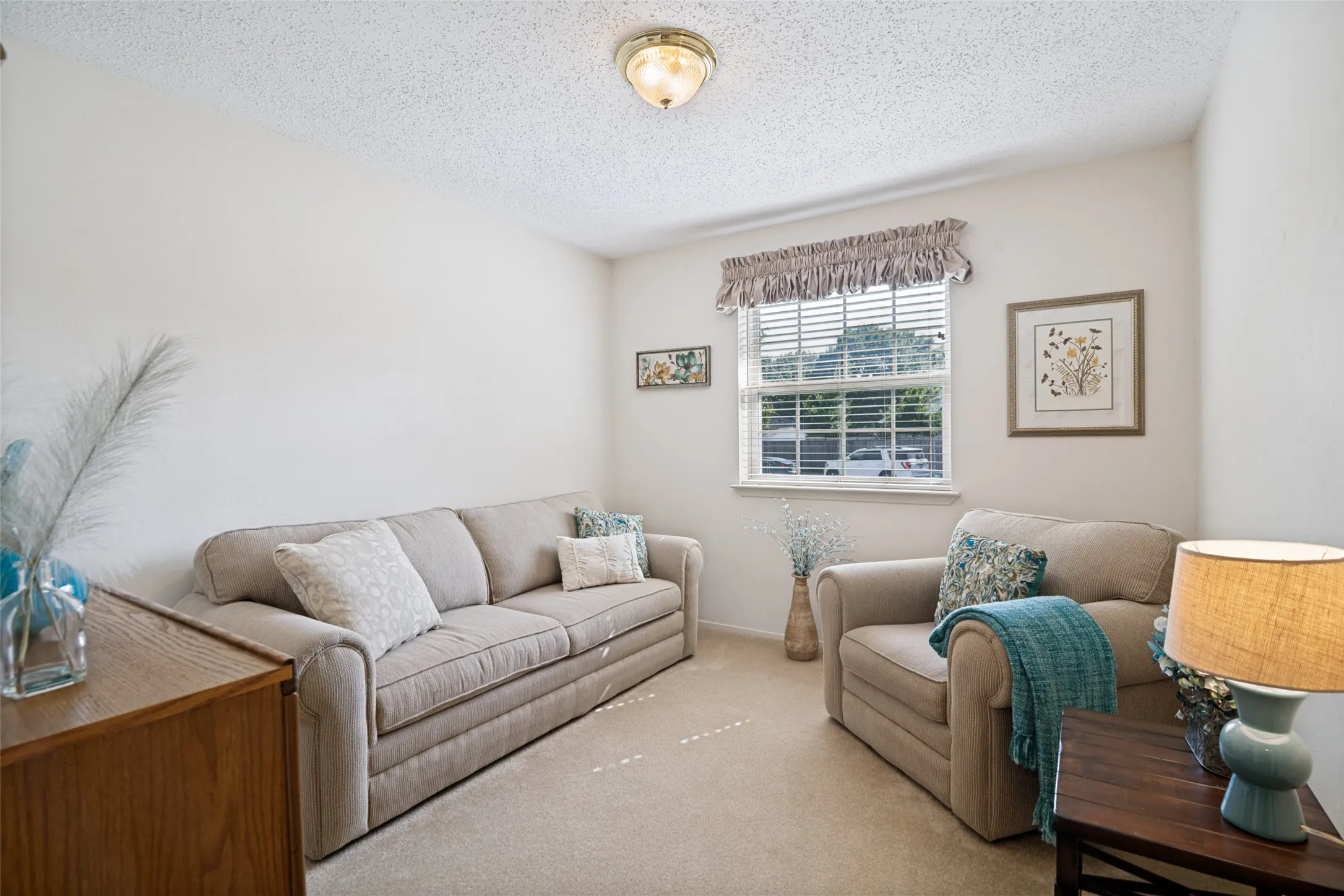 Single Family Residence For Sale in Dallas County , 1728 Roundrock Trail, Mesquite, Texas 75149, 3 Bedroom, 2 Bathroom, 2 Garage spaces, 1,454 Sqft, built in 1979, mls#21299547, Real Estate Agent in Mesquite, Homes For Sale in Dallas county, Homes For Sale in Mesquite, Realtor in Mesquite Texas, Real Estate Brokerage Independent Realty Texas, Luminita Cordes Realtor