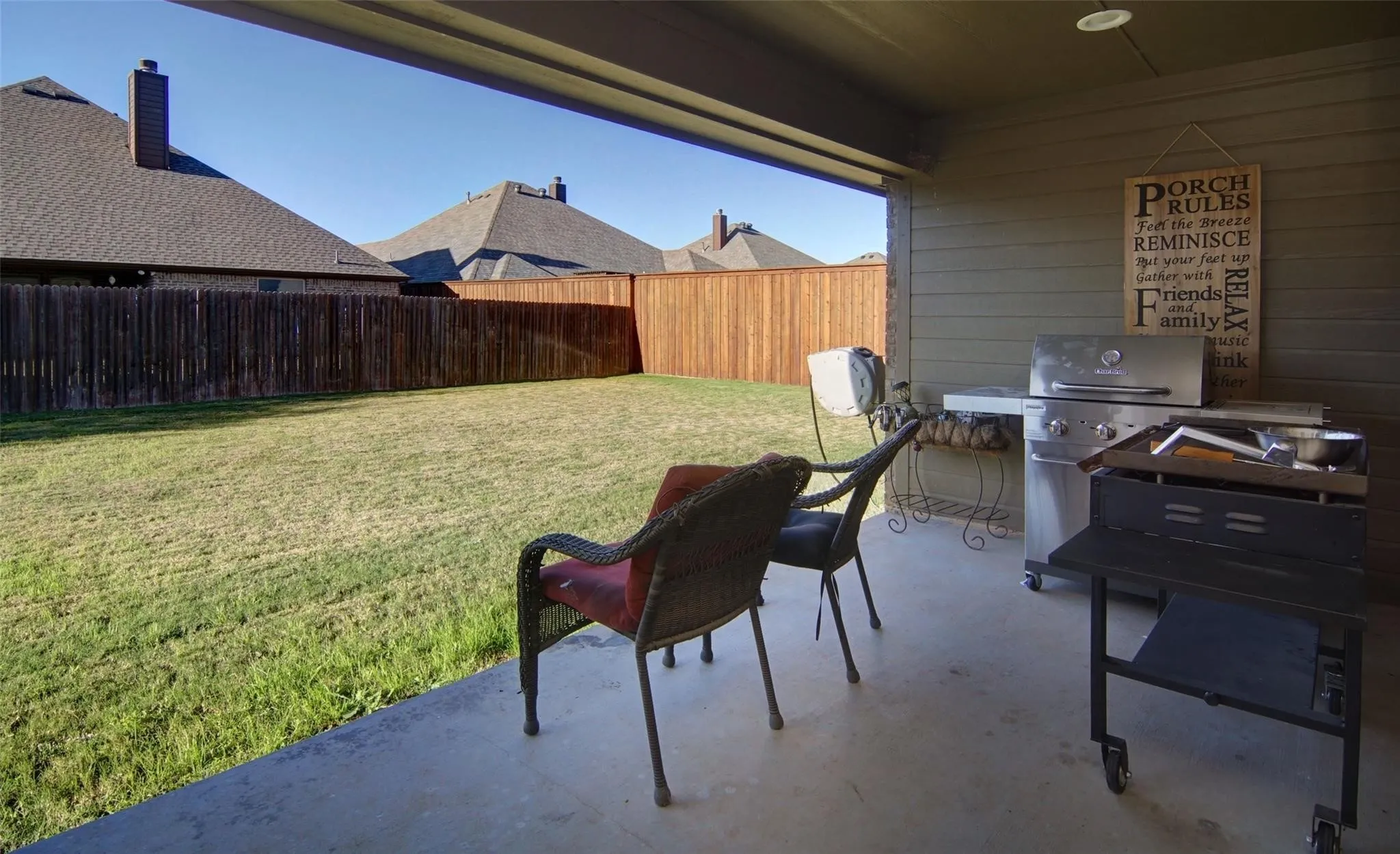 Single Family Residence For Sale in Johnson County , 2752 Elmwood Drive, Burleson, Texas 76028, 4 Bedrooms, 2 Bathrooms, 2 Garage spaces, 2,032 Sqft, built in 2014, Price $350,000, mls#21300108, Real Estate Agent in Burleson, Homes For Sale in Johnson county, Homes For Sale in Burleson, Realtor in Burleson Texas, Real Estate Brokerage Independent Realty Texas, Luminita Cordes Realtor