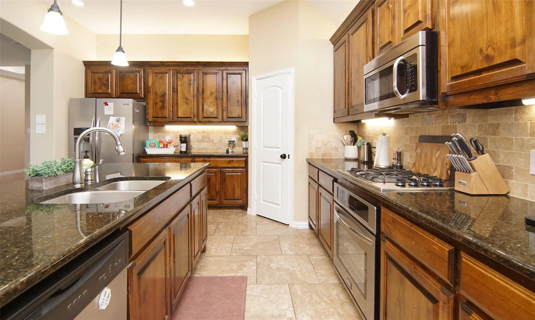 Single Family Residence For Sale in Johnson County , 2752 Elmwood Drive, Burleson, Texas 76028, 4 Bedrooms, 2 Bathrooms, 2 Garage spaces, 2,032 Sqft, built in 2014, Price $350,000, mls#21300108, Real Estate Agent in Burleson, Homes For Sale in Johnson county, Homes For Sale in Burleson, Realtor in Burleson Texas, Real Estate Brokerage Independent Realty Texas, Luminita Cordes Realtor