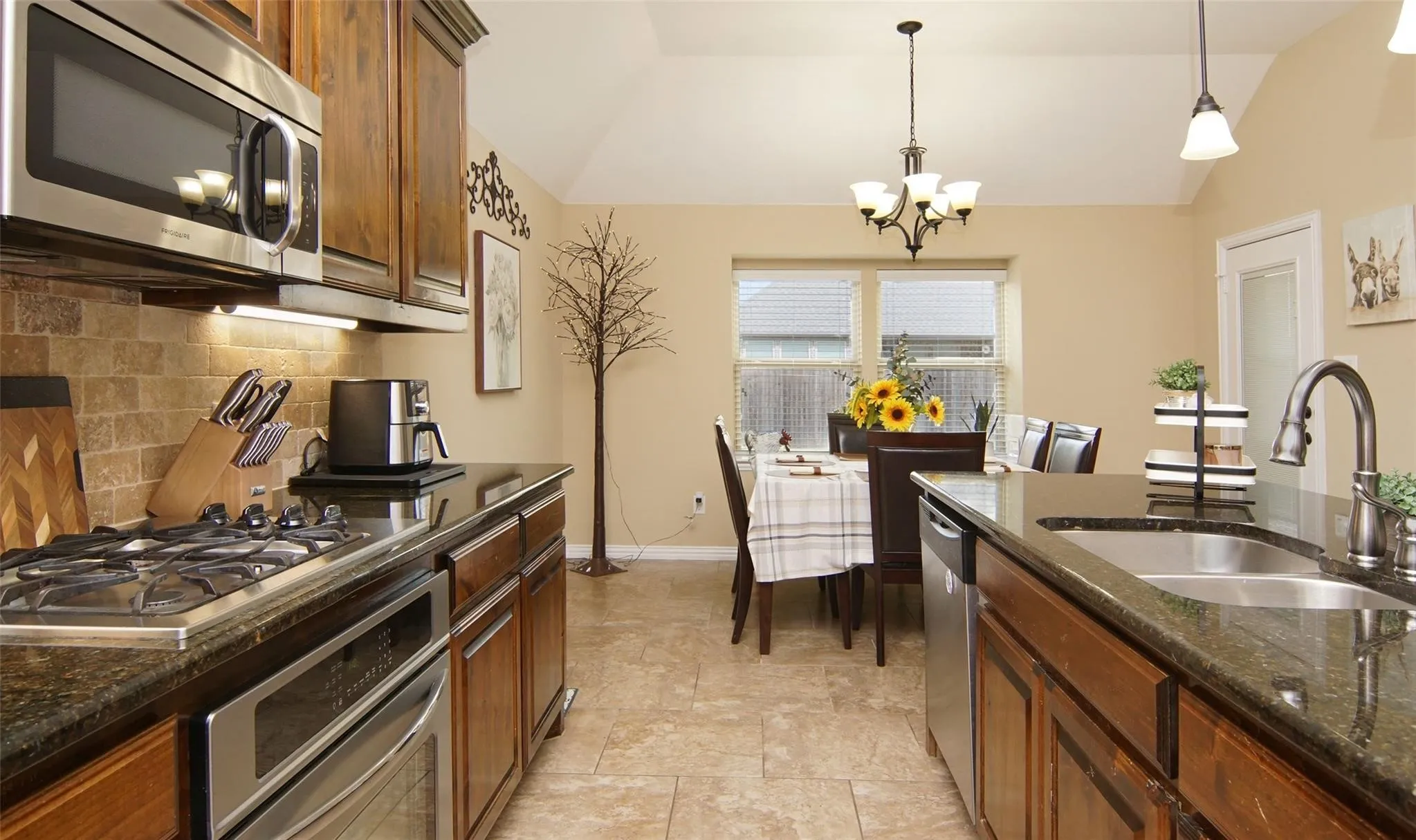 Single Family Residence For Sale in Johnson County , 2752 Elmwood Drive, Burleson, Texas 76028, 4 Bedrooms, 2 Bathrooms, 2 Garage spaces, 2,032 Sqft, built in 2014, Price $350,000, mls#21300108, Real Estate Agent in Burleson, Homes For Sale in Johnson county, Homes For Sale in Burleson, Realtor in Burleson Texas, Real Estate Brokerage Independent Realty Texas, Luminita Cordes Realtor