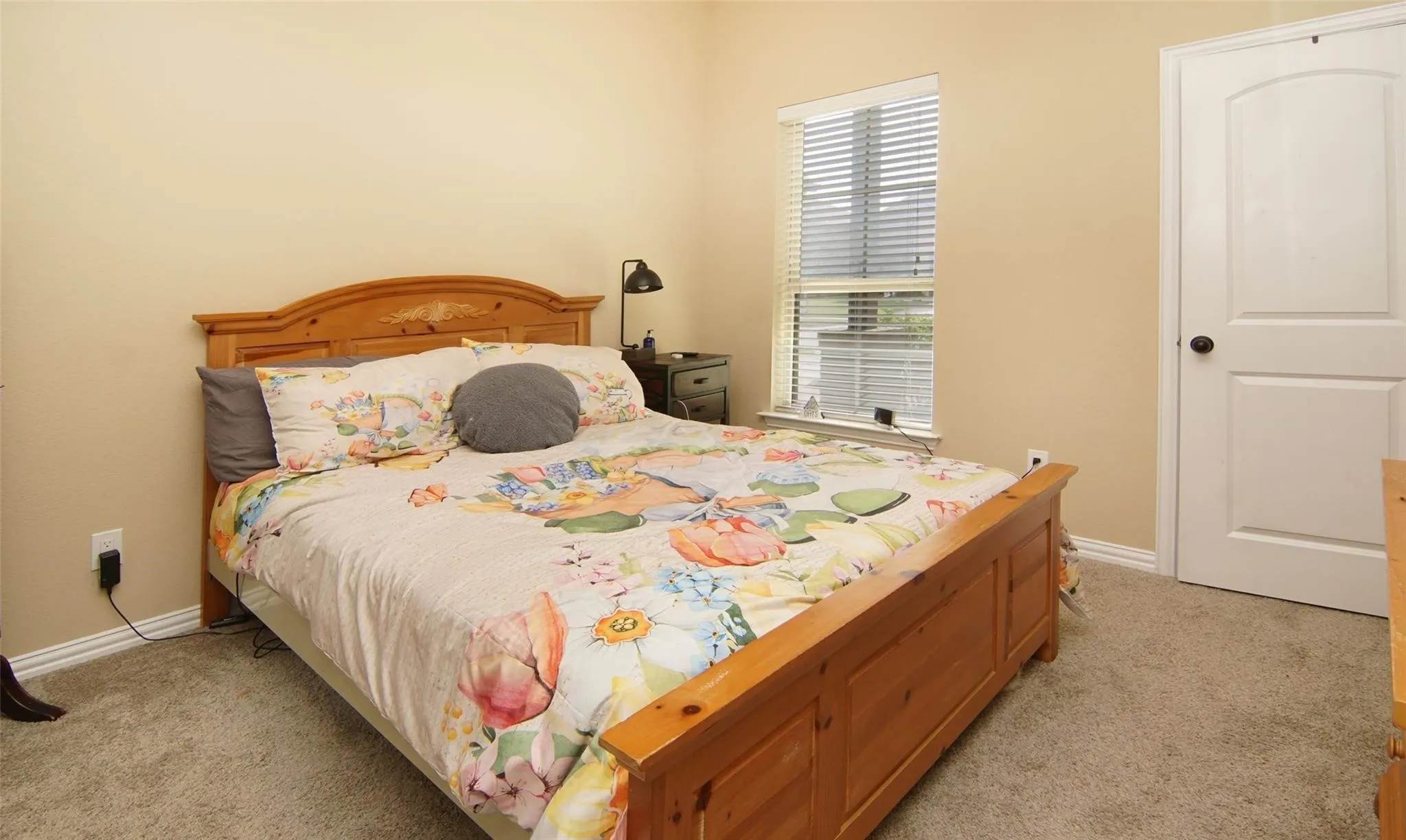 Single Family Residence For Sale in Johnson County , 2752 Elmwood Drive, Burleson, Texas 76028, 4 Bedrooms, 2 Bathrooms, 2 Garage spaces, 2,032 Sqft, built in 2014, Price $350,000, mls#21300108, Real Estate Agent in Burleson, Homes For Sale in Johnson county, Homes For Sale in Burleson, Realtor in Burleson Texas, Real Estate Brokerage Independent Realty Texas, Luminita Cordes Realtor