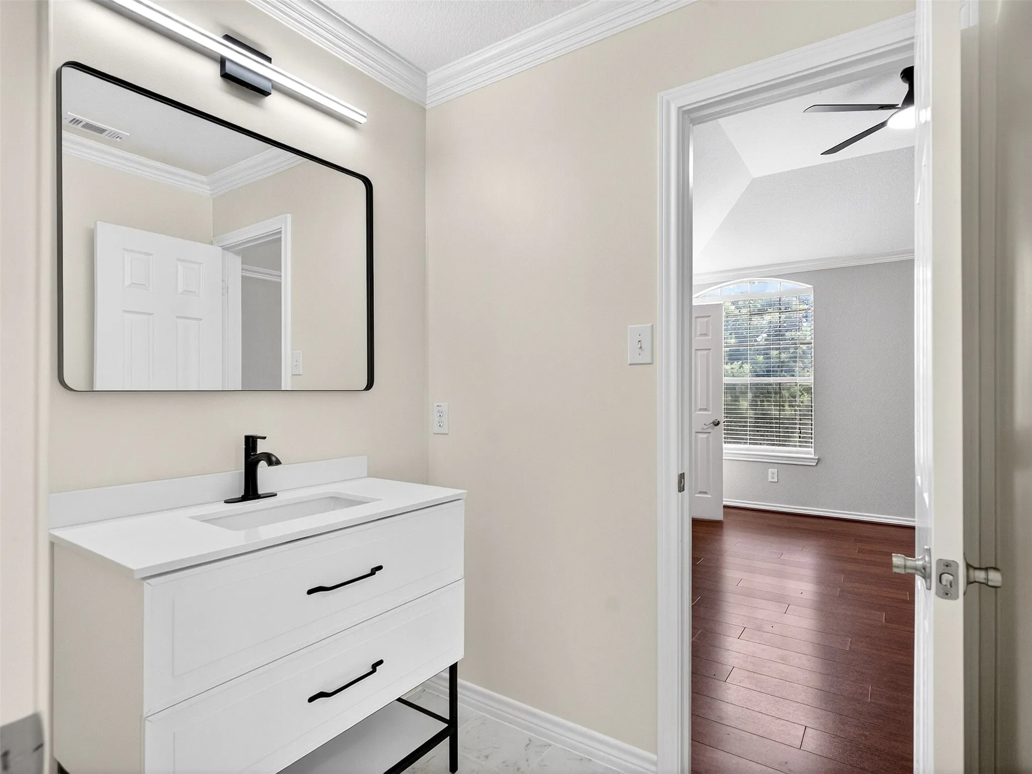 Single Family Residence For Sale in Tarrant County , 5513 Bandelier Trail, Fort Worth, Texas 76137, 5 Bedroom, 4 Bathroom, 2 Garage spaces, 3,584 Sqft, built in 2002, mls#21300110, Real Estate Agent in Fort Worth, Homes For Sale in Tarrant county, Homes For Sale in Fort Worth, Realtor in Fort Worth Texas, Real Estate Brokerage Independent Realty Texas, Luminita Cordes Realtor