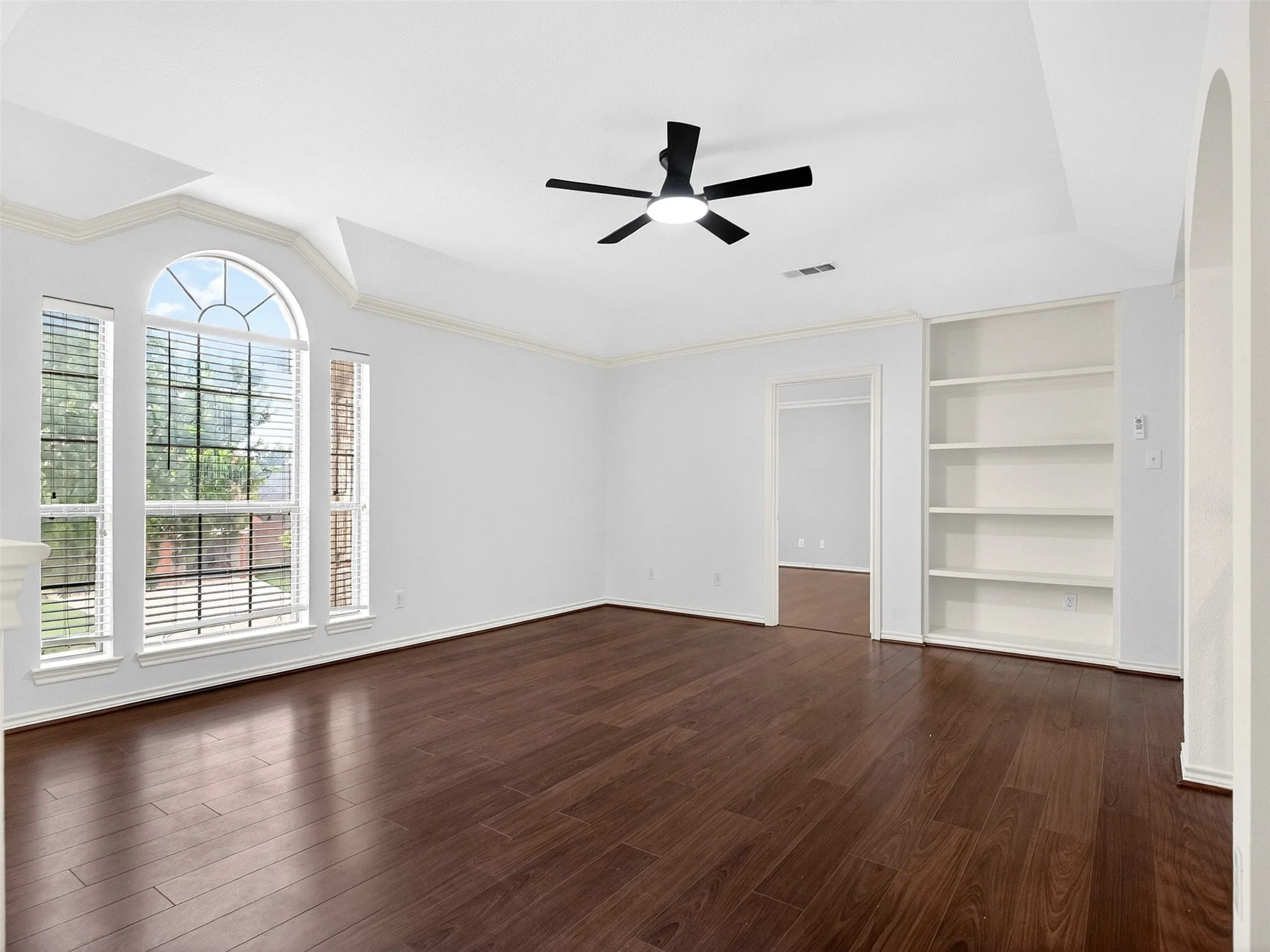 Single Family Residence For Sale in Tarrant County , 5513 Bandelier Trail, Fort Worth, Texas 76137, 5 Bedroom, 4 Bathroom, 2 Garage spaces, 3,584 Sqft, built in 2002, mls#21300110, Real Estate Agent in Fort Worth, Homes For Sale in Tarrant county, Homes For Sale in Fort Worth, Realtor in Fort Worth Texas, Real Estate Brokerage Independent Realty Texas, Luminita Cordes Realtor