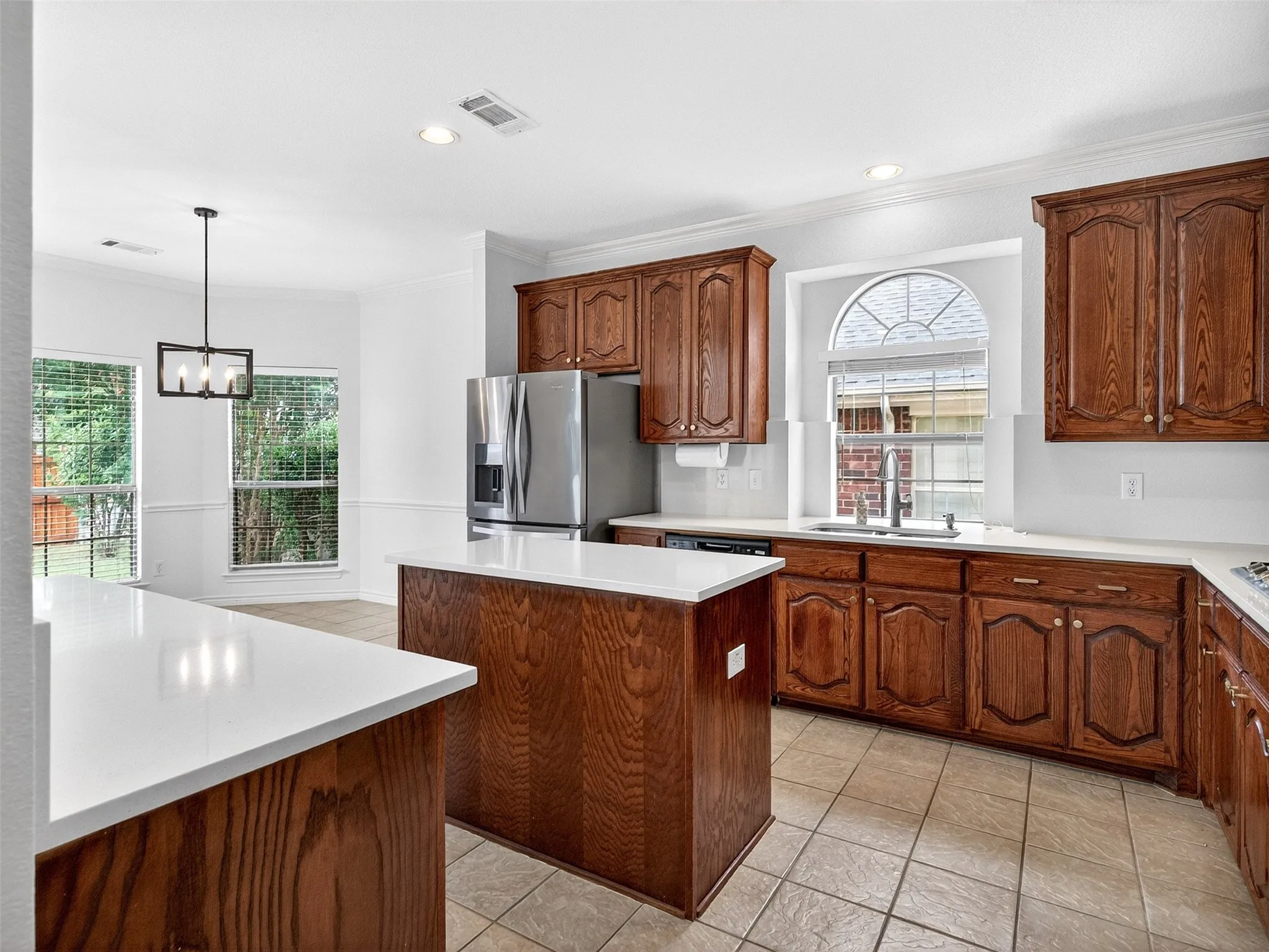 Single Family Residence For Sale in Tarrant County , 5513 Bandelier Trail, Fort Worth, Texas 76137, 5 Bedroom, 4 Bathroom, 2 Garage spaces, 3,584 Sqft, built in 2002, mls#21300110, Real Estate Agent in Fort Worth, Homes For Sale in Tarrant county, Homes For Sale in Fort Worth, Realtor in Fort Worth Texas, Real Estate Brokerage Independent Realty Texas, Luminita Cordes Realtor