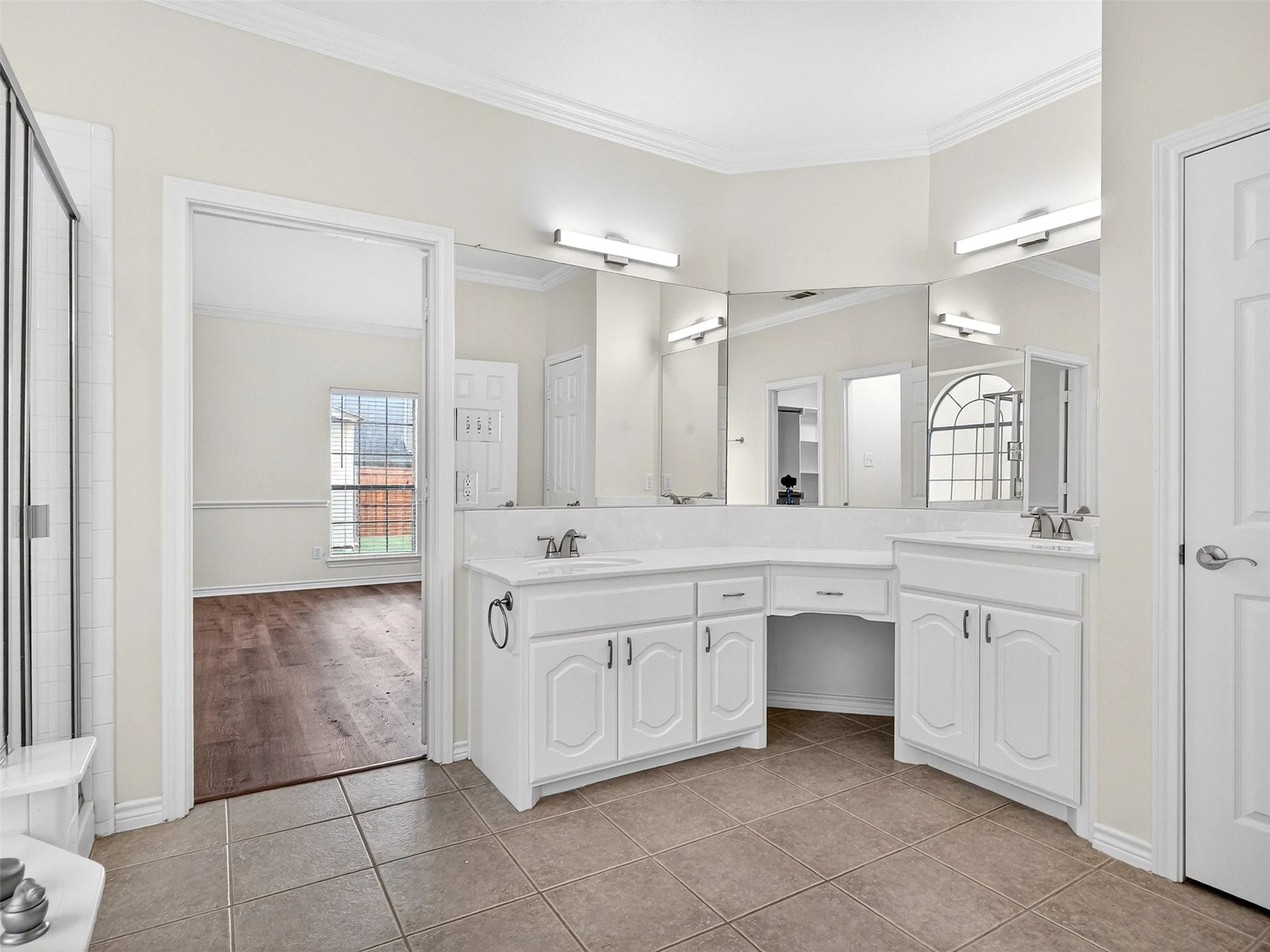 Single Family Residence For Sale in Tarrant County , 5513 Bandelier Trail, Fort Worth, Texas 76137, 5 Bedroom, 4 Bathroom, 2 Garage spaces, 3,584 Sqft, built in 2002, mls#21300110, Real Estate Agent in Fort Worth, Homes For Sale in Tarrant county, Homes For Sale in Fort Worth, Realtor in Fort Worth Texas, Real Estate Brokerage Independent Realty Texas, Luminita Cordes Realtor