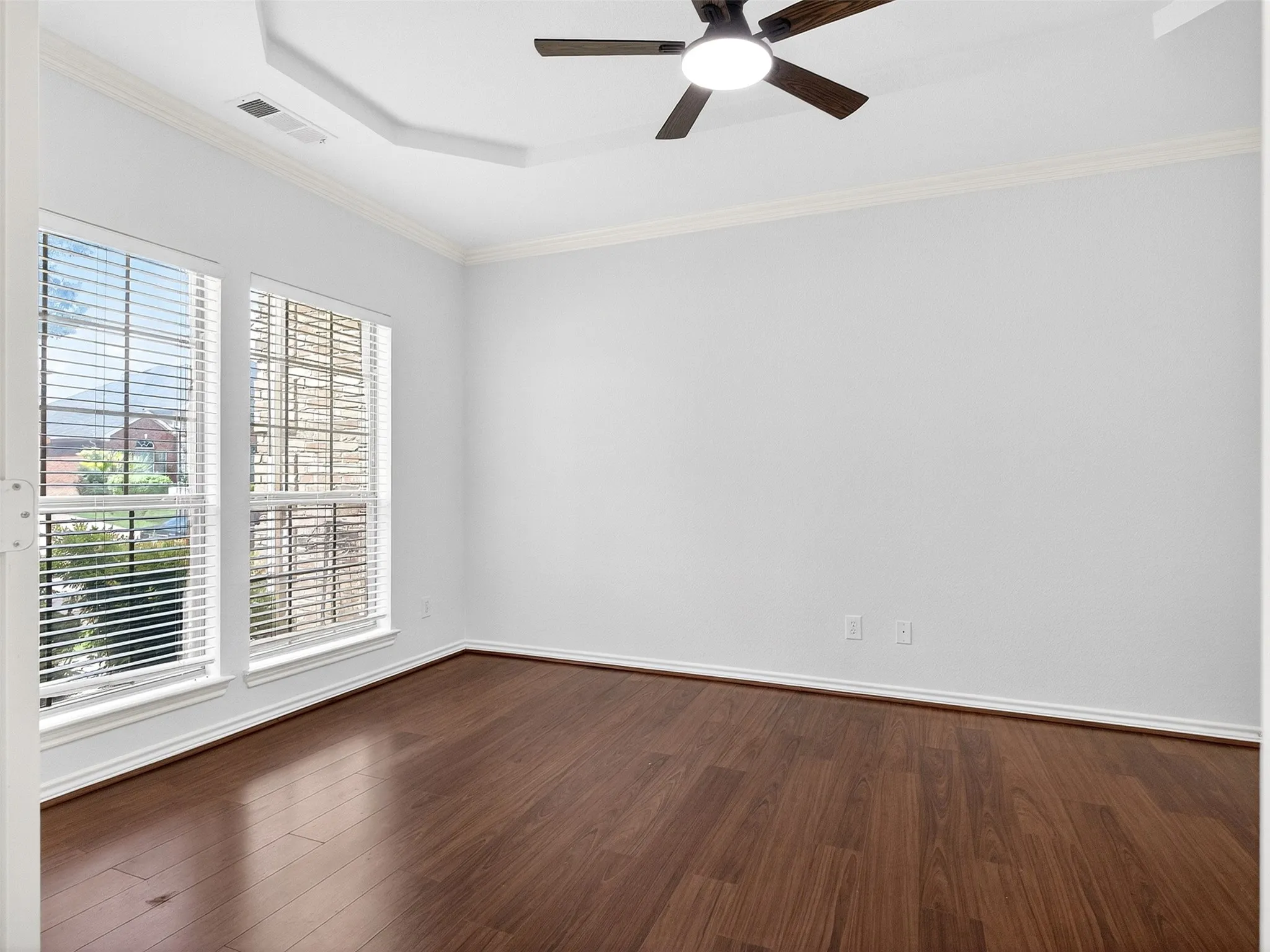 Single Family Residence For Sale in Tarrant County , 5513 Bandelier Trail, Fort Worth, Texas 76137, 5 Bedroom, 4 Bathroom, 2 Garage spaces, 3,584 Sqft, built in 2002, mls#21300110, Real Estate Agent in Fort Worth, Homes For Sale in Tarrant county, Homes For Sale in Fort Worth, Realtor in Fort Worth Texas, Real Estate Brokerage Independent Realty Texas, Luminita Cordes Realtor