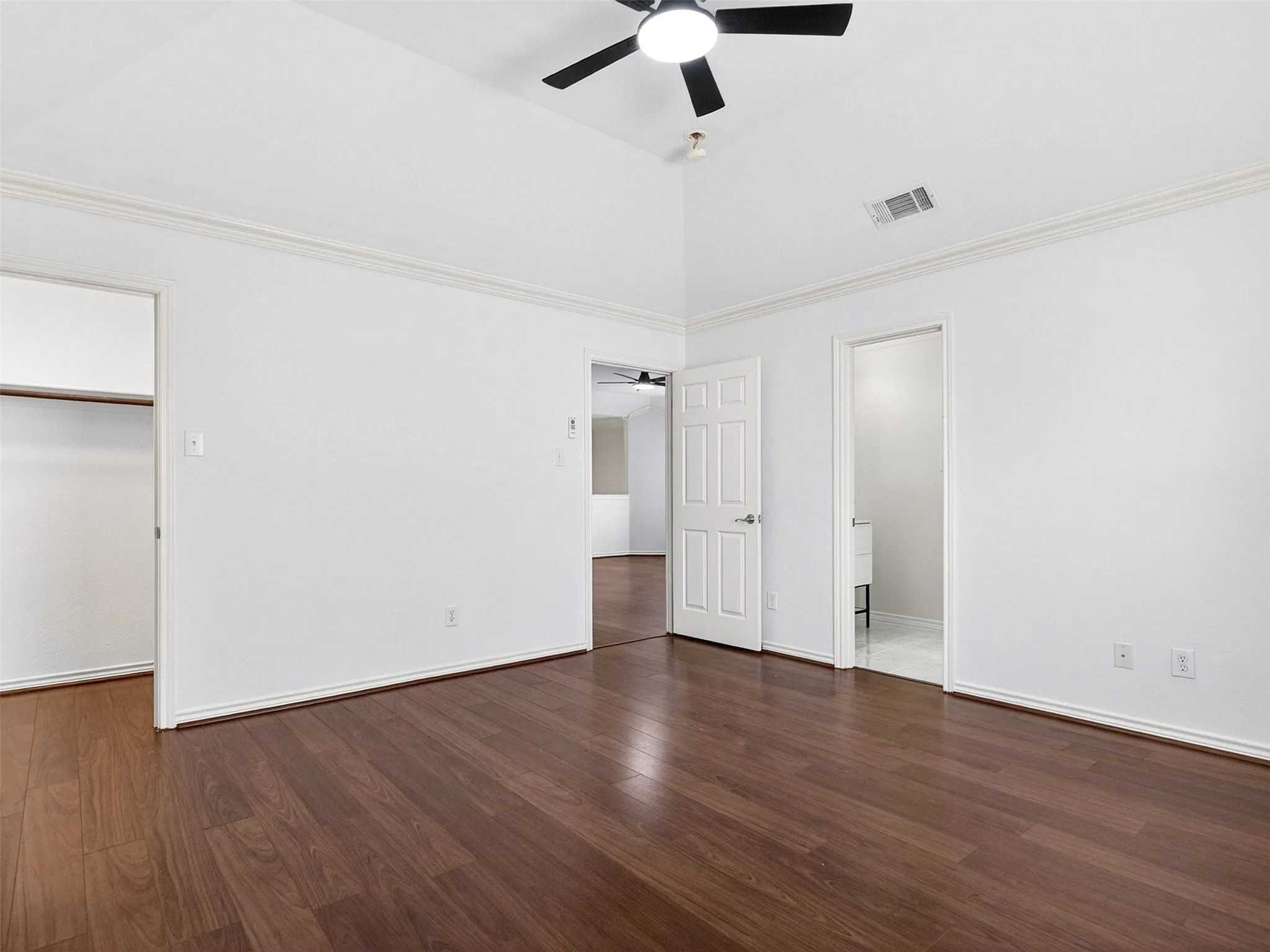 Single Family Residence For Sale in Tarrant County , 5513 Bandelier Trail, Fort Worth, Texas 76137, 5 Bedroom, 4 Bathroom, 2 Garage spaces, 3,584 Sqft, built in 2002, mls#21300110, Real Estate Agent in Fort Worth, Homes For Sale in Tarrant county, Homes For Sale in Fort Worth, Realtor in Fort Worth Texas, Real Estate Brokerage Independent Realty Texas, Luminita Cordes Realtor
