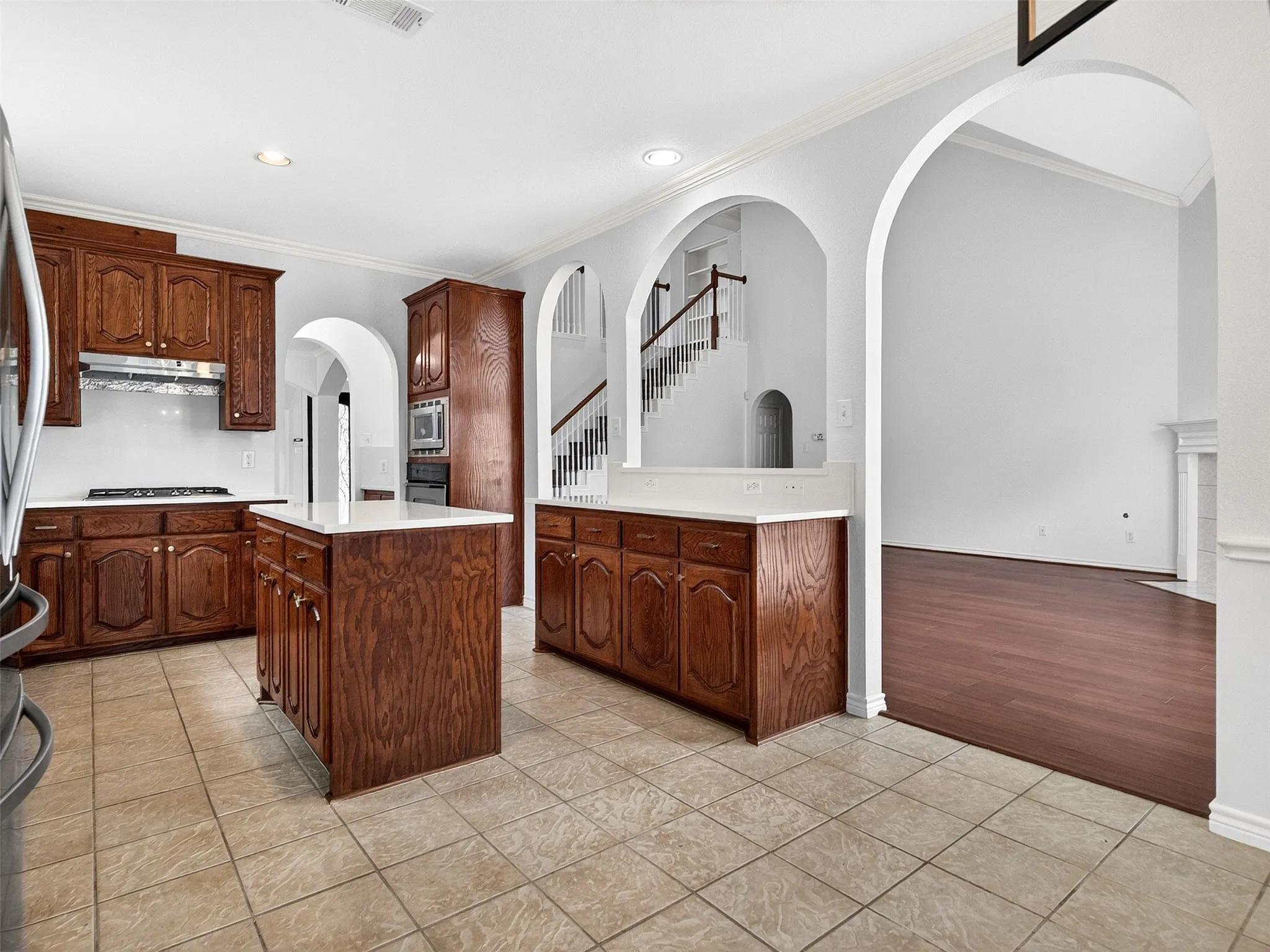 Single Family Residence For Sale in Tarrant County , 5513 Bandelier Trail, Fort Worth, Texas 76137, 5 Bedroom, 4 Bathroom, 2 Garage spaces, 3,584 Sqft, built in 2002, mls#21300110, Real Estate Agent in Fort Worth, Homes For Sale in Tarrant county, Homes For Sale in Fort Worth, Realtor in Fort Worth Texas, Real Estate Brokerage Independent Realty Texas, Luminita Cordes Realtor