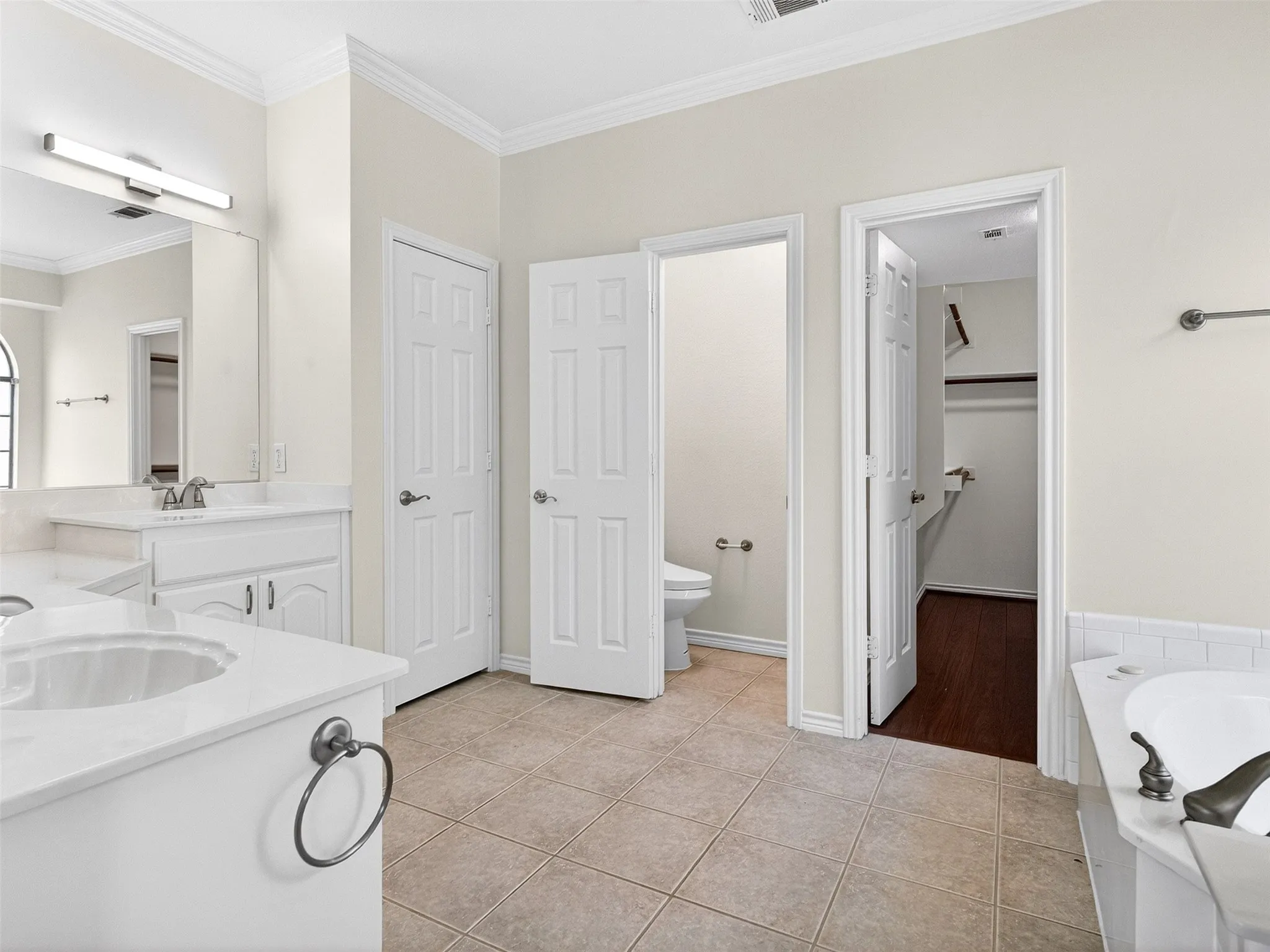 Single Family Residence For Sale in Tarrant County , 5513 Bandelier Trail, Fort Worth, Texas 76137, 5 Bedroom, 4 Bathroom, 2 Garage spaces, 3,584 Sqft, built in 2002, mls#21300110, Real Estate Agent in Fort Worth, Homes For Sale in Tarrant county, Homes For Sale in Fort Worth, Realtor in Fort Worth Texas, Real Estate Brokerage Independent Realty Texas, Luminita Cordes Realtor