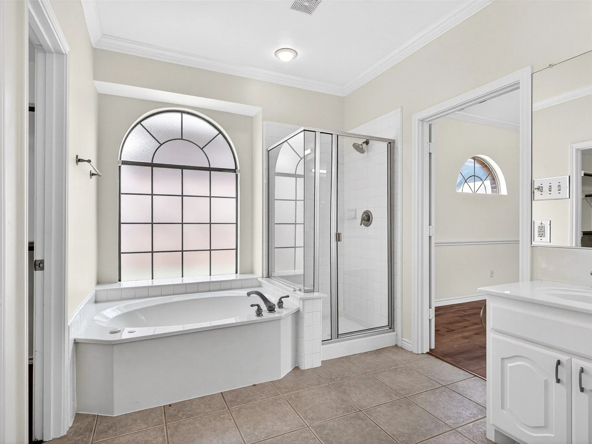 Single Family Residence For Sale in Tarrant County , 5513 Bandelier Trail, Fort Worth, Texas 76137, 5 Bedroom, 4 Bathroom, 2 Garage spaces, 3,584 Sqft, built in 2002, mls#21300110, Real Estate Agent in Fort Worth, Homes For Sale in Tarrant county, Homes For Sale in Fort Worth, Realtor in Fort Worth Texas, Real Estate Brokerage Independent Realty Texas, Luminita Cordes Realtor