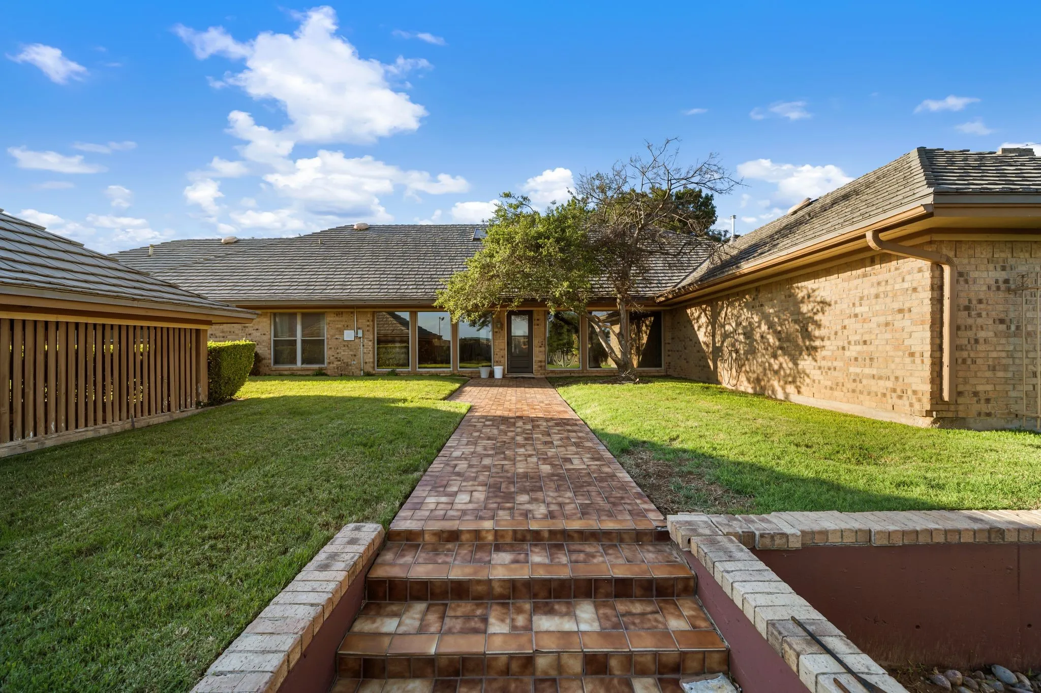 Single Family Residence For Sale in Tarrant County , 8920 Martin Drive, North Richland Hills, Texas 76182, 4 Bedrooms, 4 Bathrooms, 2 Garage spaces, 5,230 Sqft, built in 1981, Price $1,999,999, mls#21296655, Real Estate Agent in North Richland Hills, Homes For Sale in Tarrant county, Homes For Sale in North Richland Hills, Realtor in North Richland Hills Texas, Real Estate Brokerage Independent Realty Texas, Luminita Cordes Realtor