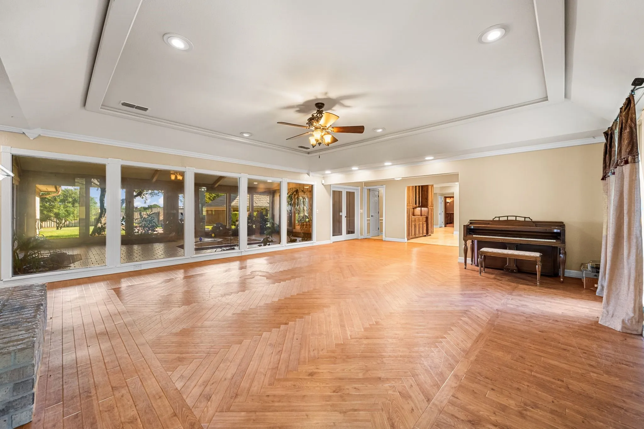 Single Family Residence For Sale in Tarrant County , 8920 Martin Drive, North Richland Hills, Texas 76182, 4 Bedrooms, 4 Bathrooms, 2 Garage spaces, 5,230 Sqft, built in 1981, Price $1,999,999, mls#21296655, Real Estate Agent in North Richland Hills, Homes For Sale in Tarrant county, Homes For Sale in North Richland Hills, Realtor in North Richland Hills Texas, Real Estate Brokerage Independent Realty Texas, Luminita Cordes Realtor