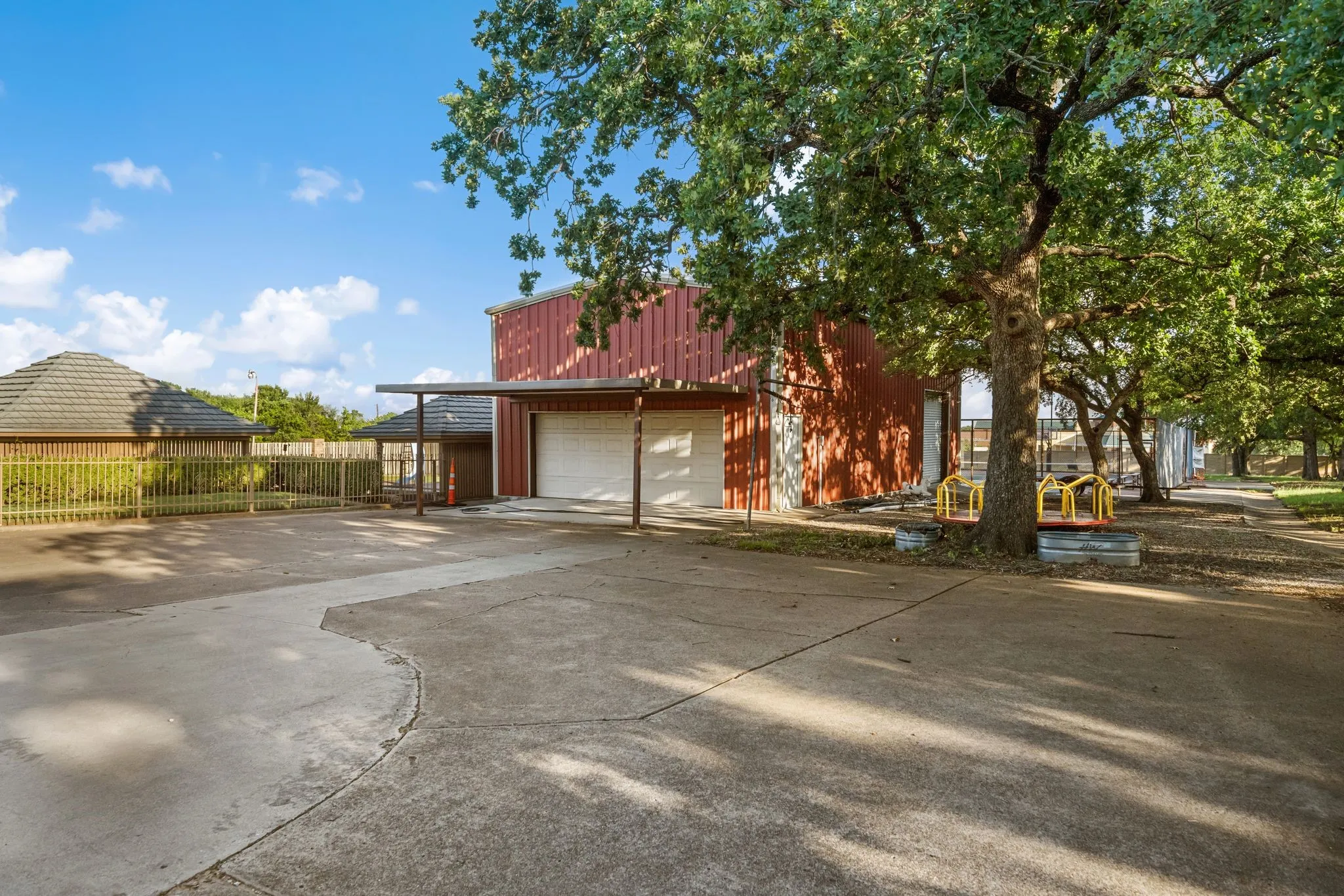 Single Family Residence For Sale in Tarrant County , 8920 Martin Drive, North Richland Hills, Texas 76182, 4 Bedrooms, 4 Bathrooms, 2 Garage spaces, 5,230 Sqft, built in 1981, Price $1,999,999, mls#21296655, Real Estate Agent in North Richland Hills, Homes For Sale in Tarrant county, Homes For Sale in North Richland Hills, Realtor in North Richland Hills Texas, Real Estate Brokerage Independent Realty Texas, Luminita Cordes Realtor