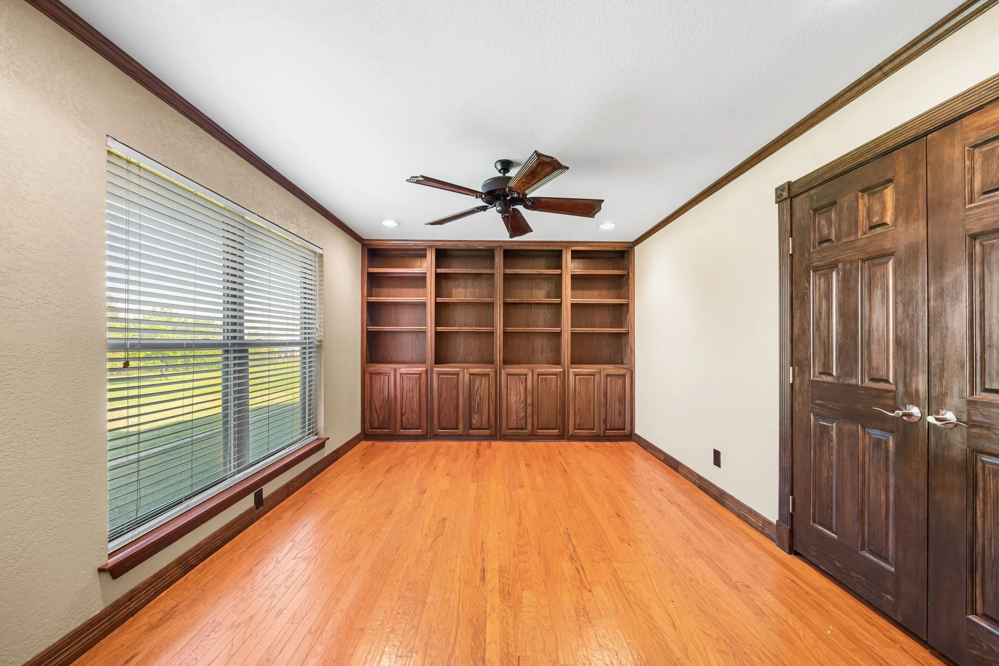 Single Family Residence For Sale in Tarrant County , 8920 Martin Drive, North Richland Hills, Texas 76182, 4 Bedrooms, 4 Bathrooms, 2 Garage spaces, 5,230 Sqft, built in 1981, Price $1,999,999, mls#21296655, Real Estate Agent in North Richland Hills, Homes For Sale in Tarrant county, Homes For Sale in North Richland Hills, Realtor in North Richland Hills Texas, Real Estate Brokerage Independent Realty Texas, Luminita Cordes Realtor