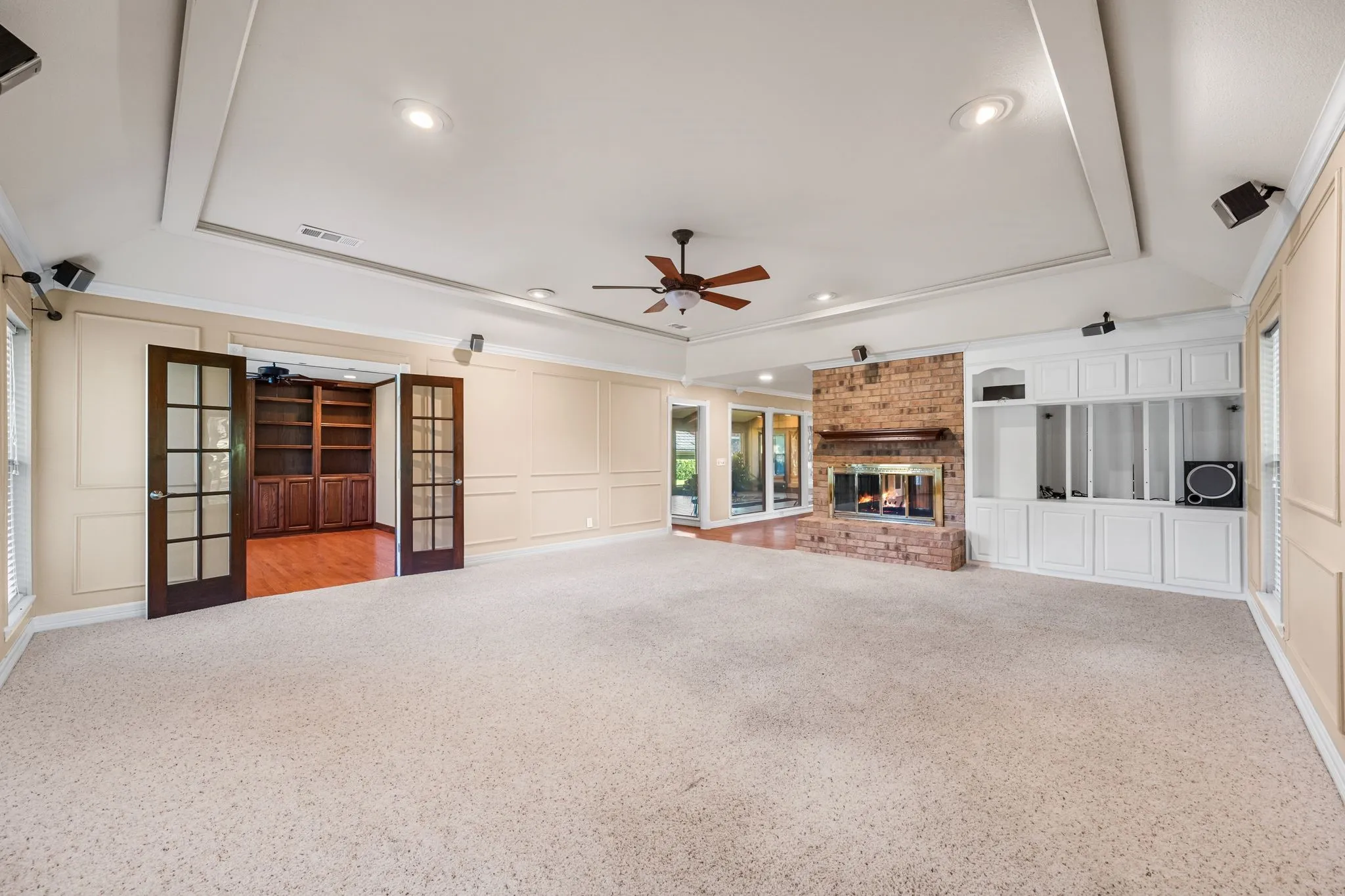 Single Family Residence For Sale in Tarrant County , 8920 Martin Drive, North Richland Hills, Texas 76182, 4 Bedrooms, 4 Bathrooms, 2 Garage spaces, 5,230 Sqft, built in 1981, Price $1,999,999, mls#21296655, Real Estate Agent in North Richland Hills, Homes For Sale in Tarrant county, Homes For Sale in North Richland Hills, Realtor in North Richland Hills Texas, Real Estate Brokerage Independent Realty Texas, Luminita Cordes Realtor