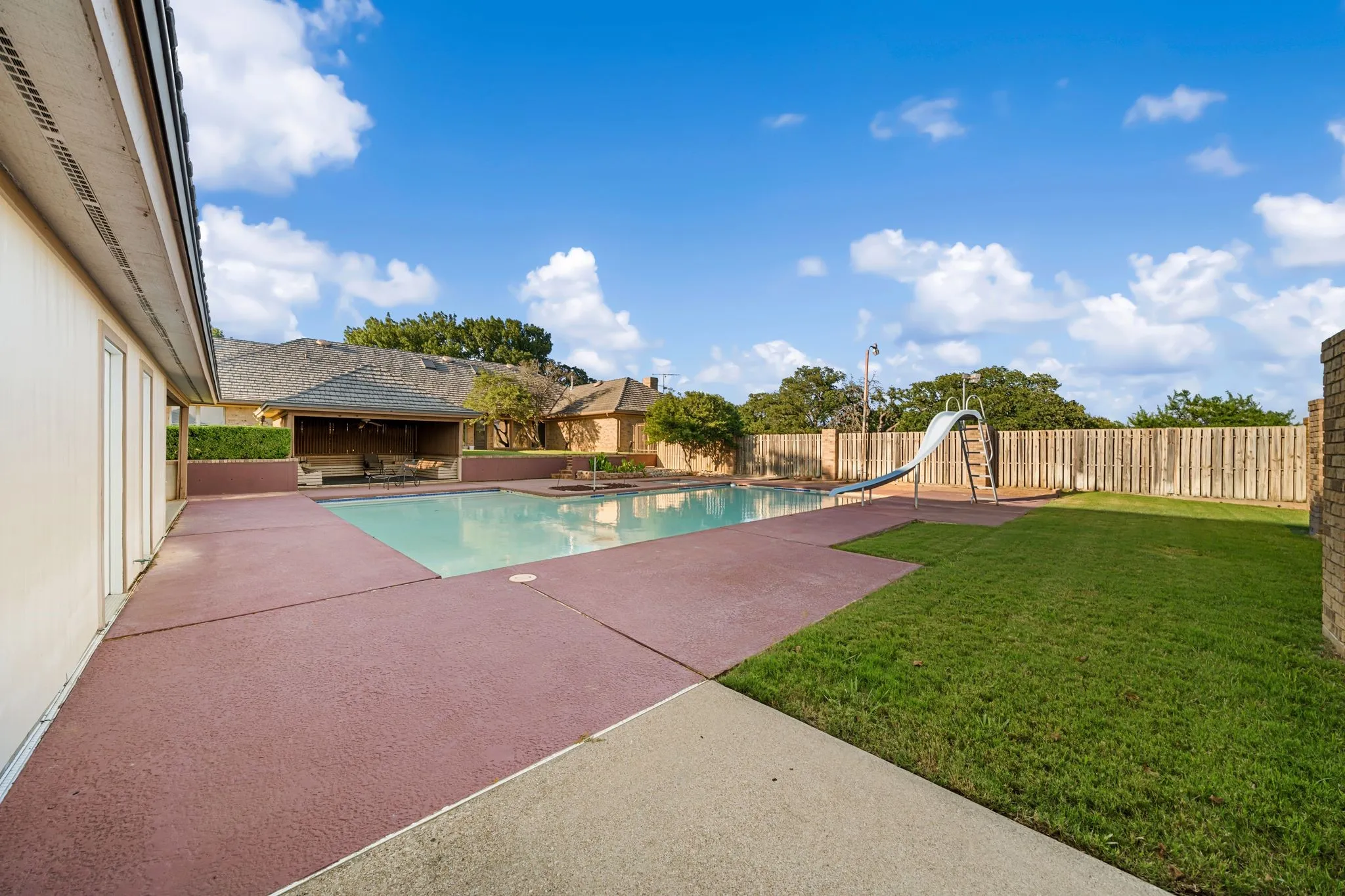 Single Family Residence For Sale in Tarrant County , 8920 Martin Drive, North Richland Hills, Texas 76182, 4 Bedrooms, 4 Bathrooms, 2 Garage spaces, 5,230 Sqft, built in 1981, Price $1,999,999, mls#21296655, Real Estate Agent in North Richland Hills, Homes For Sale in Tarrant county, Homes For Sale in North Richland Hills, Realtor in North Richland Hills Texas, Real Estate Brokerage Independent Realty Texas, Luminita Cordes Realtor