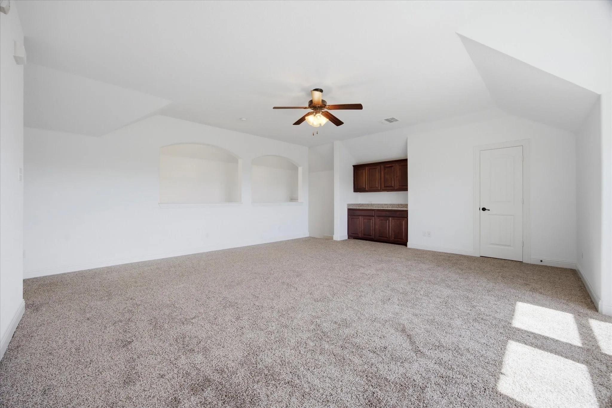 Single Family Residence For Sale in Rockwall County , 3909 Whitman Drive, Rockwall, Texas 75087, 4 Bedroom, 3 Bathroom, 2 Garage spaces, 3,090 Sqft, built in 2018, mls#21296412, Real Estate Agent in Rockwall, Homes For Sale in Rockwall county, Homes For Sale in Rockwall, Realtor in Rockwall Texas, Real Estate Brokerage Independent Realty Texas, Luminita Cordes Realtor