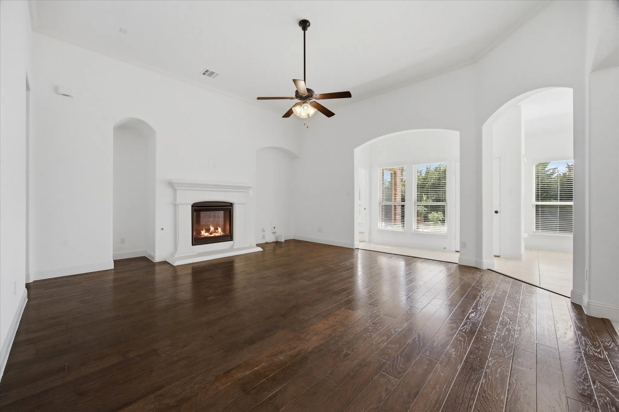 Single Family Residence For Sale in Rockwall County , 3909 Whitman Drive, Rockwall, Texas 75087, 4 Bedroom, 3 Bathroom, 2 Garage spaces, 3,090 Sqft, built in 2018, mls#21296412, Real Estate Agent in Rockwall, Homes For Sale in Rockwall county, Homes For Sale in Rockwall, Realtor in Rockwall Texas, Real Estate Brokerage Independent Realty Texas, Luminita Cordes Realtor