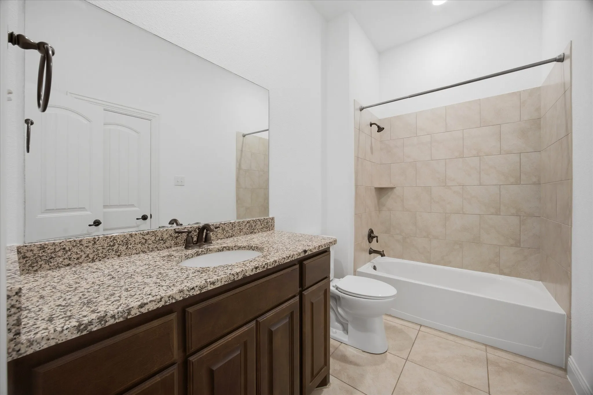 Single Family Residence For Sale in Rockwall County , 3909 Whitman Drive, Rockwall, Texas 75087, 4 Bedroom, 3 Bathroom, 2 Garage spaces, 3,090 Sqft, built in 2018, mls#21296412, Real Estate Agent in Rockwall, Homes For Sale in Rockwall county, Homes For Sale in Rockwall, Realtor in Rockwall Texas, Real Estate Brokerage Independent Realty Texas, Luminita Cordes Realtor