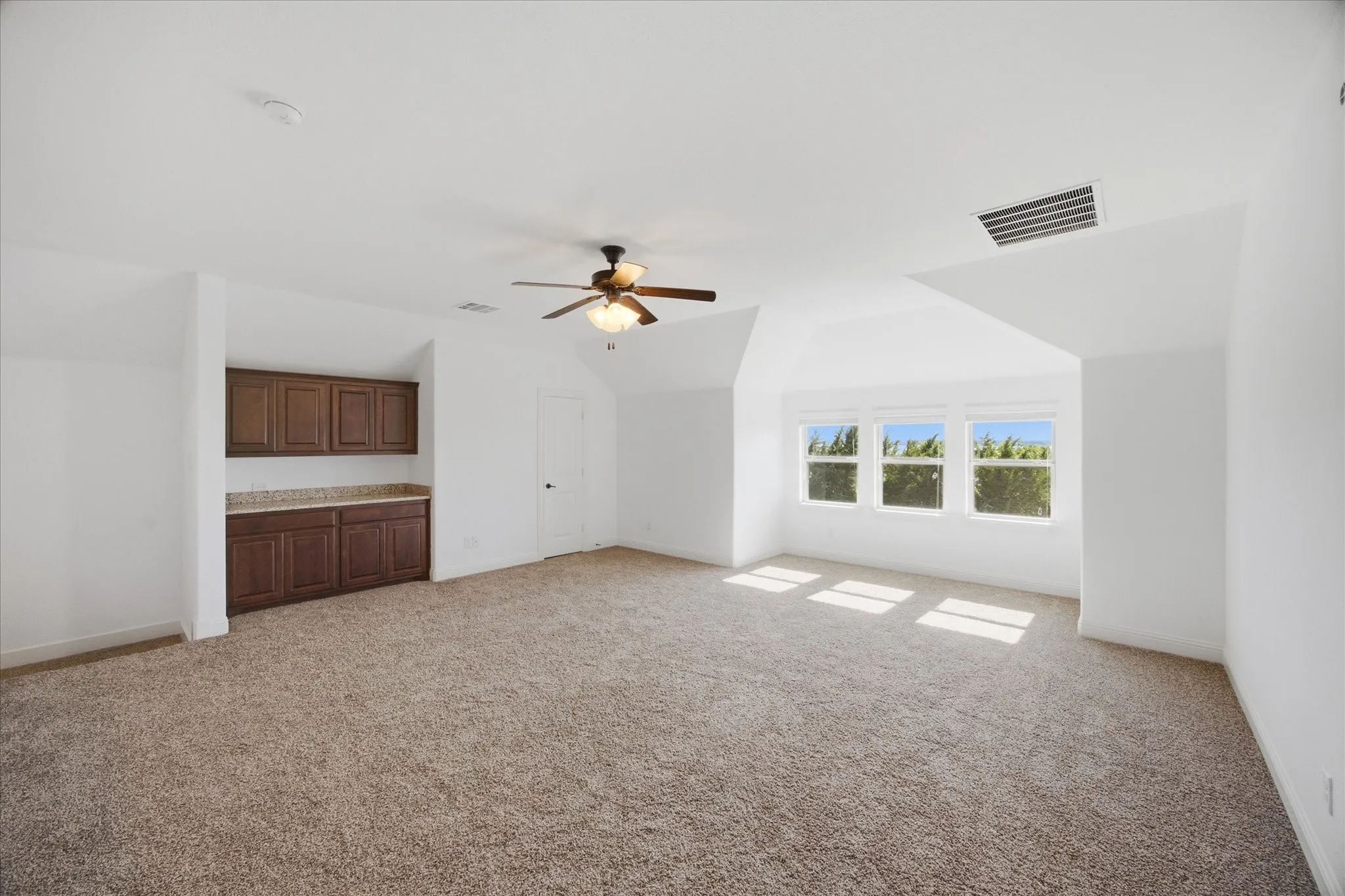 Single Family Residence For Sale in Rockwall County , 3909 Whitman Drive, Rockwall, Texas 75087, 4 Bedroom, 3 Bathroom, 2 Garage spaces, 3,090 Sqft, built in 2018, mls#21296412, Real Estate Agent in Rockwall, Homes For Sale in Rockwall county, Homes For Sale in Rockwall, Realtor in Rockwall Texas, Real Estate Brokerage Independent Realty Texas, Luminita Cordes Realtor