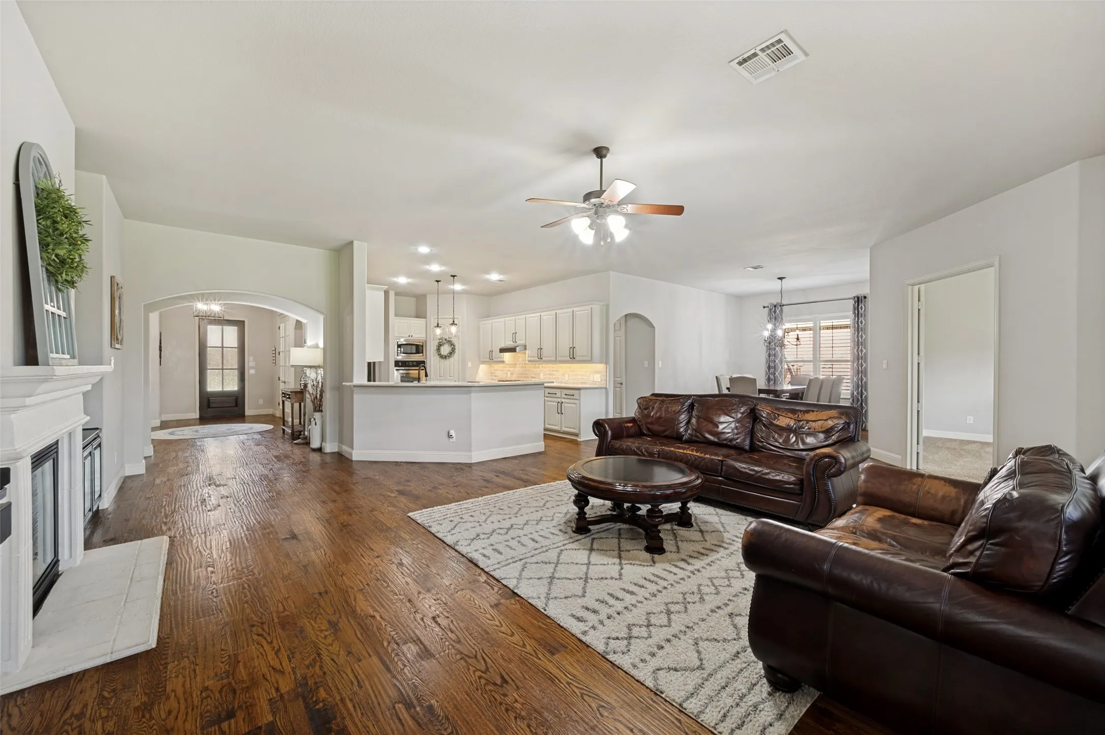 Single Family Residence For Sale in Collin County , 1331 Cedar Springs Drive, Prosper, Texas 75078, 4 Bedroom, 3 Bathroom, 3 Garage spaces, 3,595 Sqft, built in 2005, mls#21298521, Real Estate Agent in Prosper, Homes For Sale in Collin county, Homes For Sale in Prosper, Realtor in Prosper Texas, Real Estate Brokerage Independent Realty Texas, Luminita Cordes Realtor