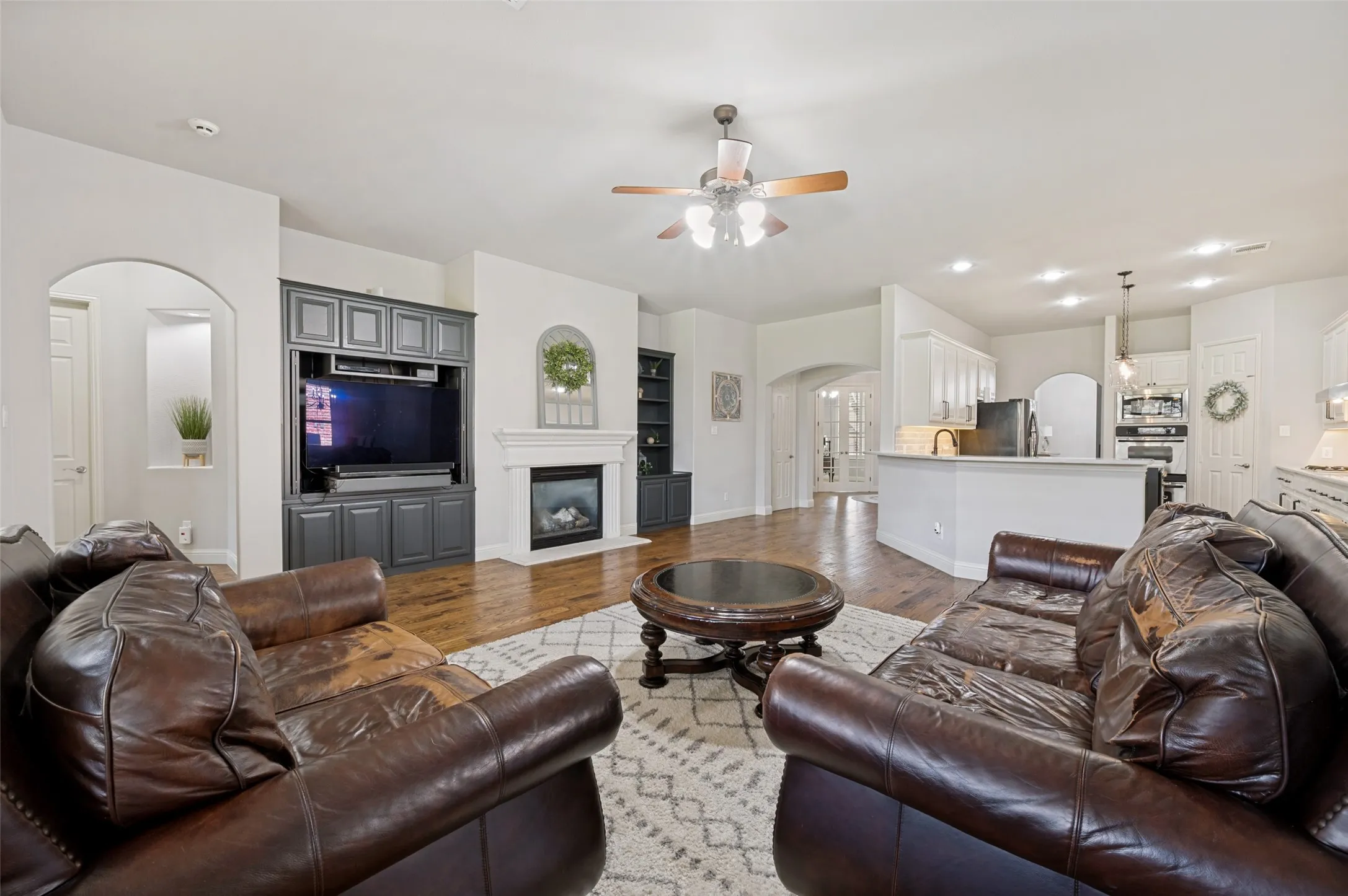 Single Family Residence For Sale in Collin County , 1331 Cedar Springs Drive, Prosper, Texas 75078, 4 Bedroom, 3 Bathroom, 3 Garage spaces, 3,595 Sqft, built in 2005, mls#21298521, Real Estate Agent in Prosper, Homes For Sale in Collin county, Homes For Sale in Prosper, Realtor in Prosper Texas, Real Estate Brokerage Independent Realty Texas, Luminita Cordes Realtor
