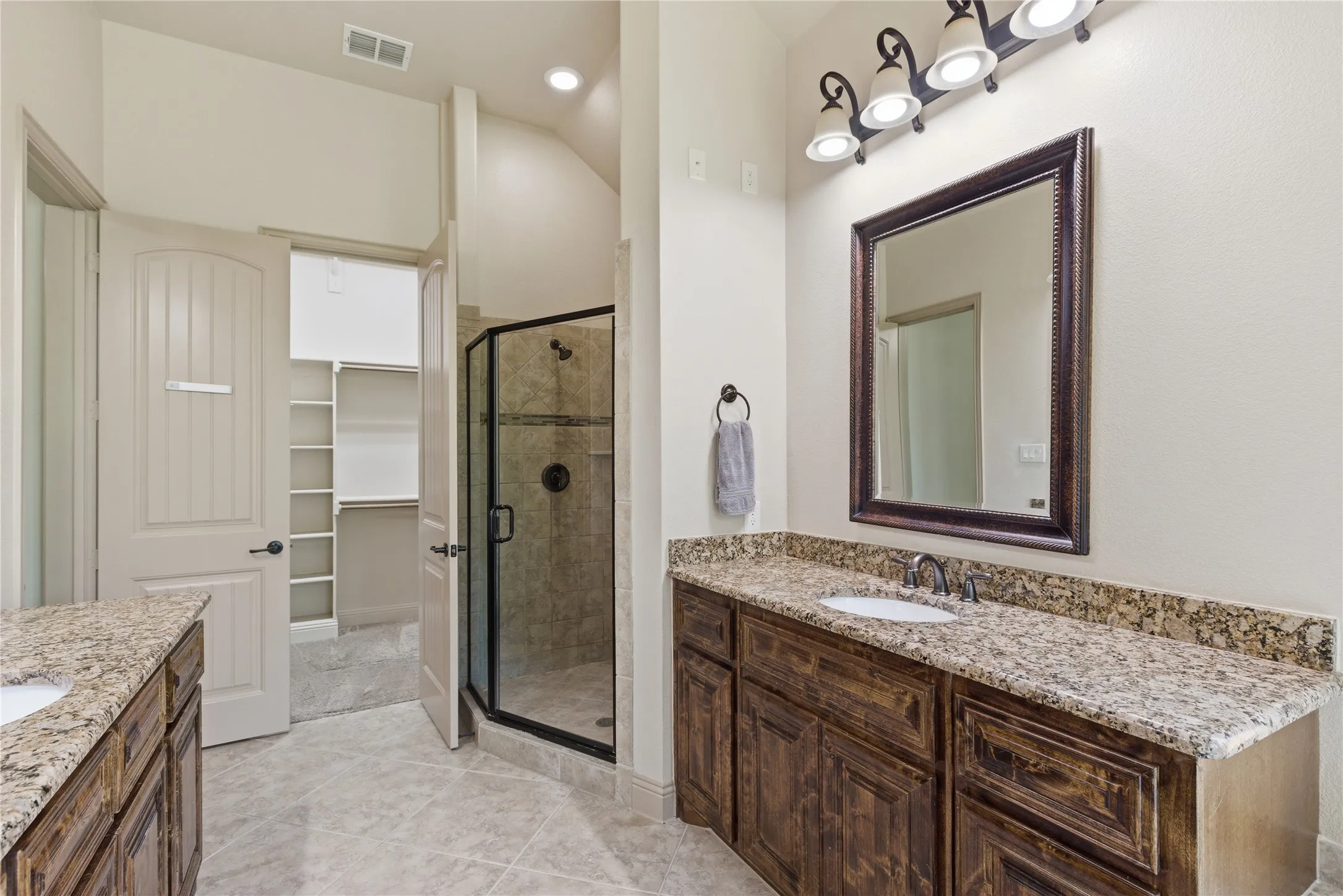 Single Family Residence For Sale in Collin County , 413 Chloe Drive, Allen, Texas 75013, 3 Bedroom, 3 Bathroom, 2 Garage spaces, 2,255 Sqft, built in 2014, mls#21297792, Real Estate Agent in Allen, Homes For Sale in Collin county, Homes For Sale in Allen, Realtor in Allen Texas, Real Estate Brokerage Independent Realty Texas, Luminita Cordes Realtor
