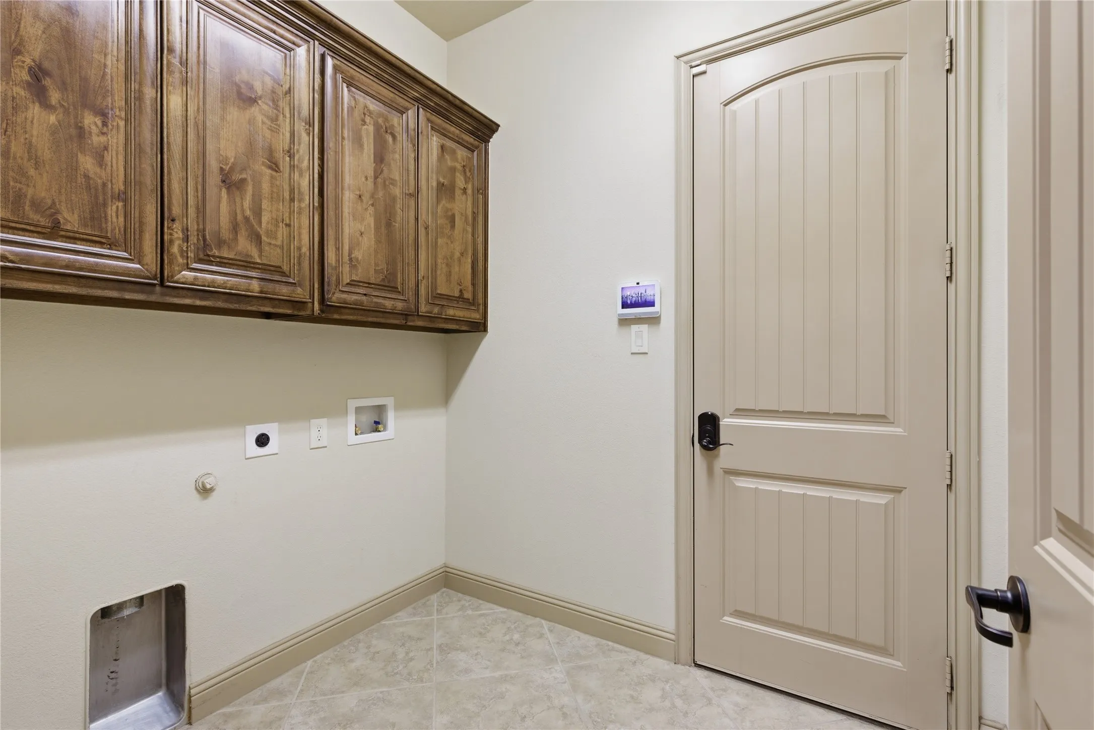 Single Family Residence For Sale in Collin County , 413 Chloe Drive, Allen, Texas 75013, 3 Bedroom, 3 Bathroom, 2 Garage spaces, 2,255 Sqft, built in 2014, mls#21297792, Real Estate Agent in Allen, Homes For Sale in Collin county, Homes For Sale in Allen, Realtor in Allen Texas, Real Estate Brokerage Independent Realty Texas, Luminita Cordes Realtor