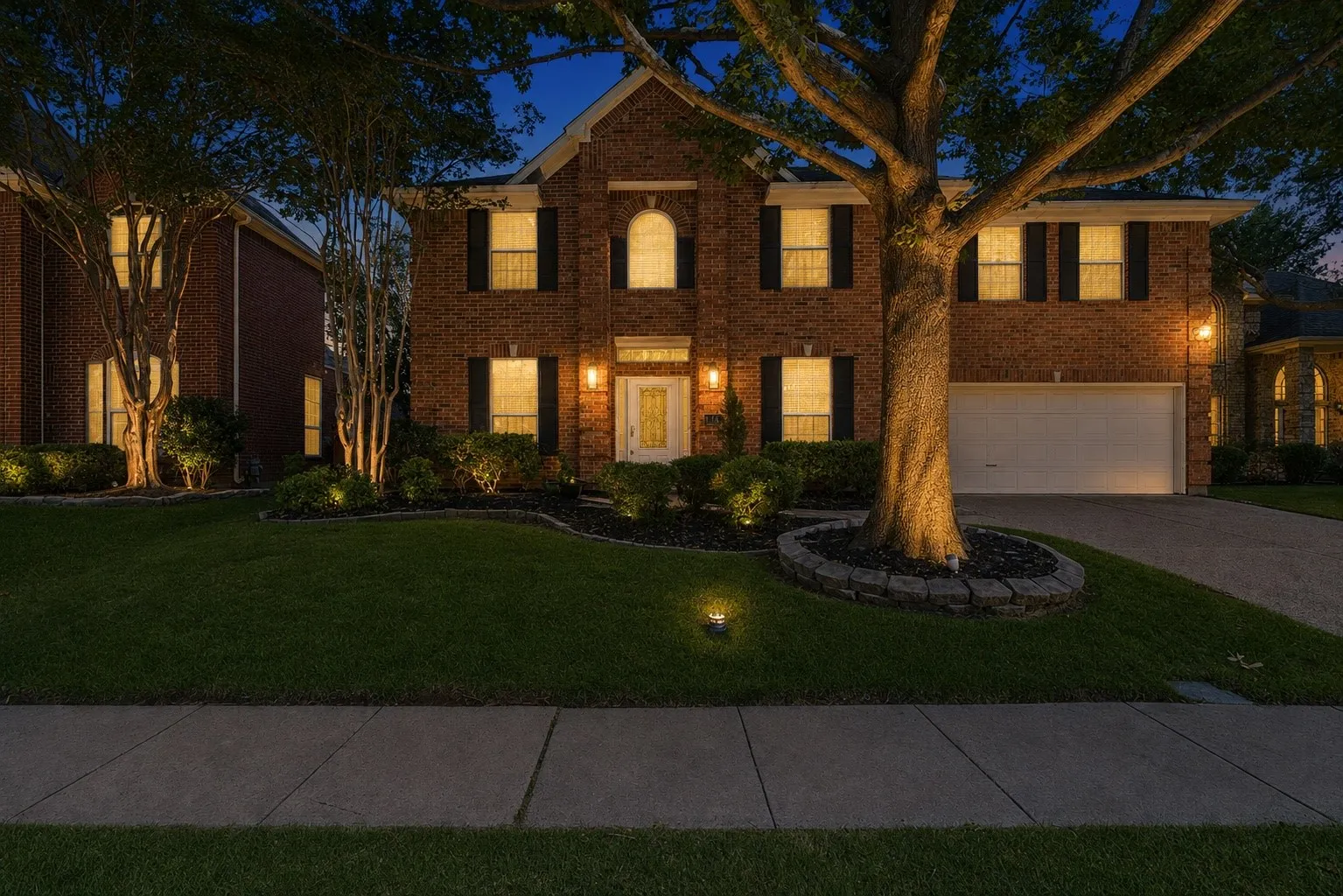 Single Family Residence For Sale in Collin County , 5405 N Briar Ridge Circle, Mc Kinney, Texas 75072, 4 Bedroom, 3 Bathroom, 2 Garage spaces, 2,562 Sqft, built in 1994, mls#21299198, Real Estate Agent in Mc Kinney, Homes For Sale in Collin county, Homes For Sale in Mc Kinney, Realtor in Mc Kinney Texas, Real Estate Brokerage Independent Realty Texas, Luminita Cordes Realtor