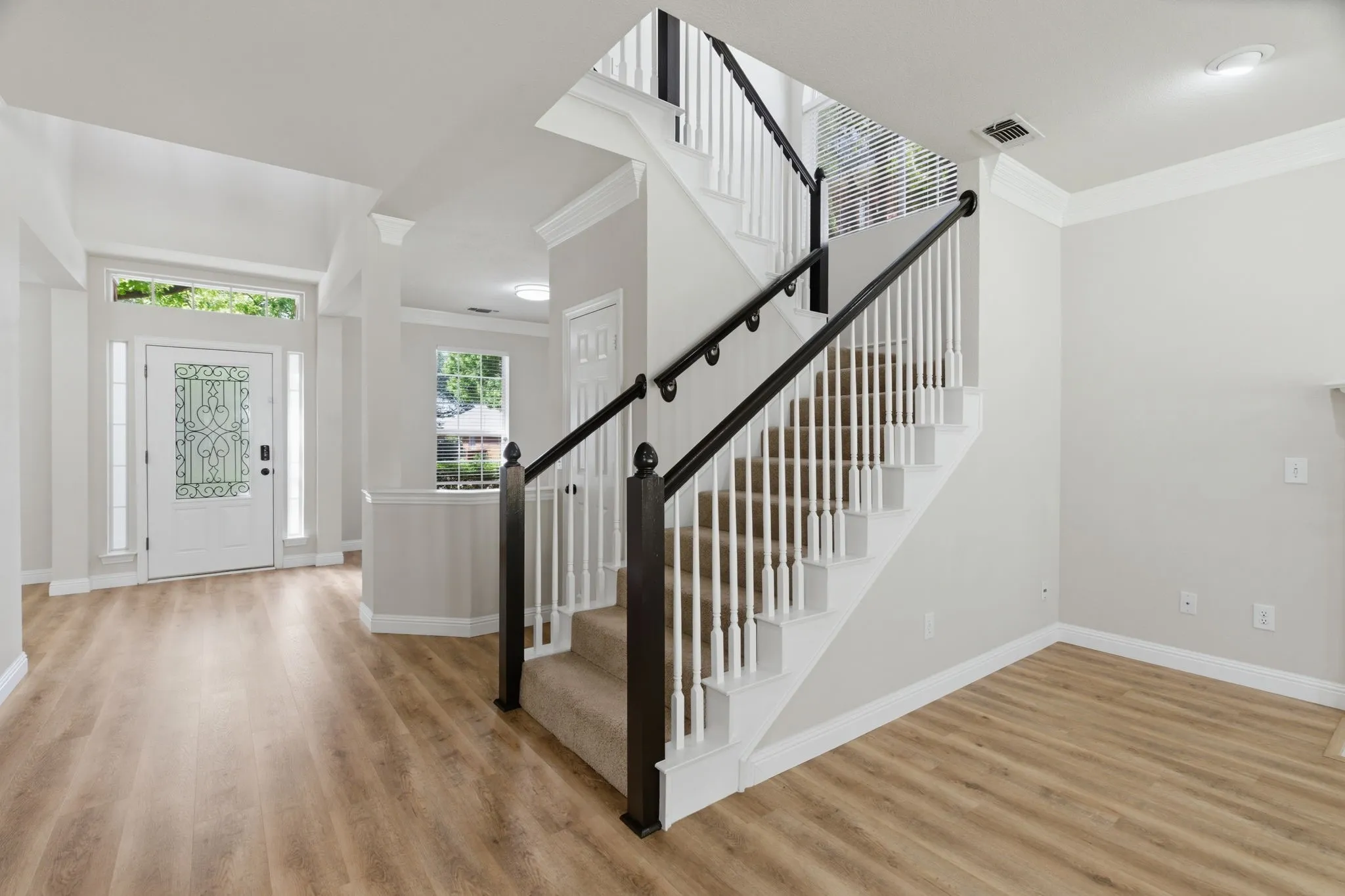 Single Family Residence For Sale in Collin County , 5405 N Briar Ridge Circle, Mc Kinney, Texas 75072, 4 Bedroom, 3 Bathroom, 2 Garage spaces, 2,562 Sqft, built in 1994, mls#21299198, Real Estate Agent in Mc Kinney, Homes For Sale in Collin county, Homes For Sale in Mc Kinney, Realtor in Mc Kinney Texas, Real Estate Brokerage Independent Realty Texas, Luminita Cordes Realtor