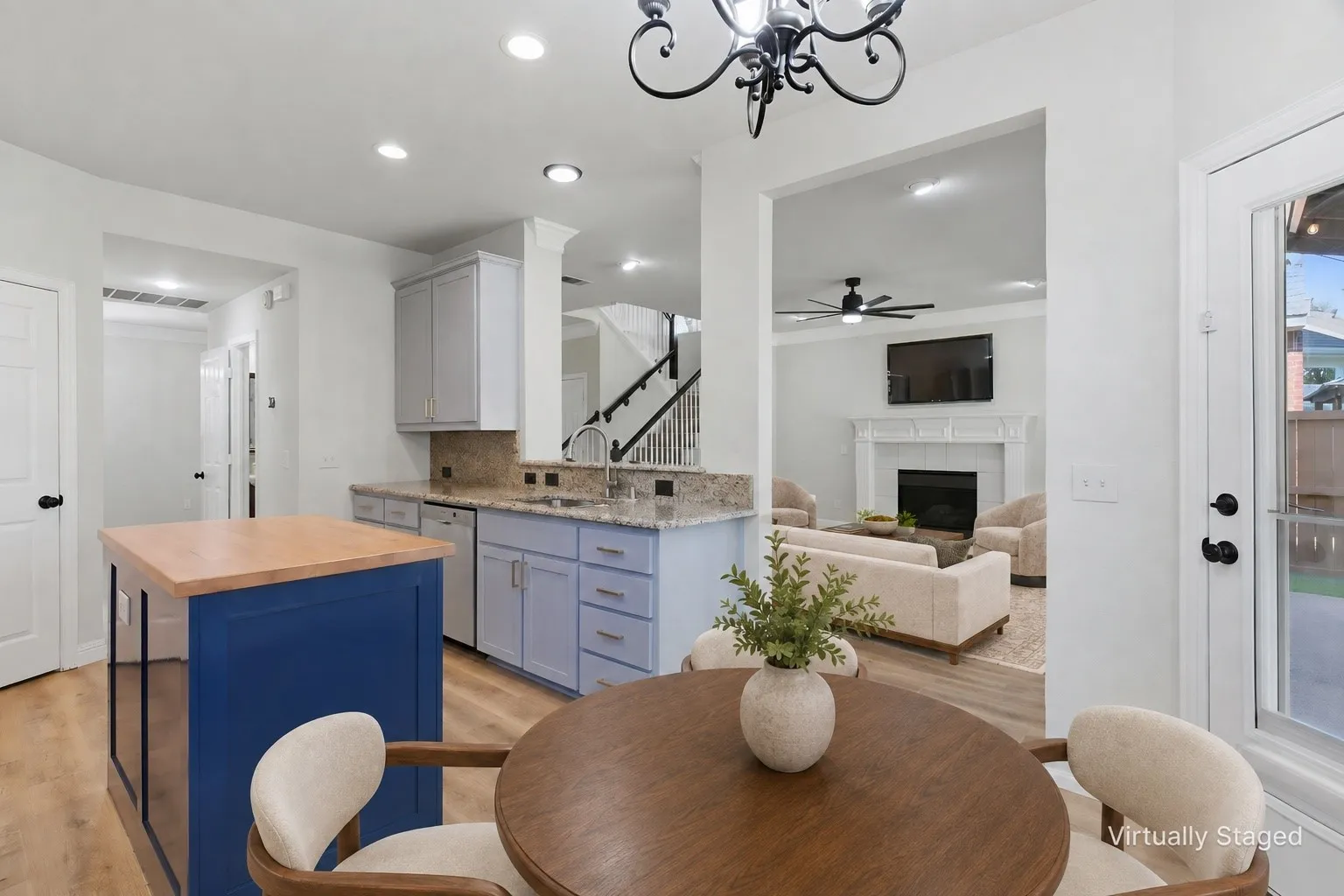 Single Family Residence For Sale in Collin County , 5405 N Briar Ridge Circle, Mc Kinney, Texas 75072, 4 Bedroom, 3 Bathroom, 2 Garage spaces, 2,562 Sqft, built in 1994, mls#21299198, Real Estate Agent in Mc Kinney, Homes For Sale in Collin county, Homes For Sale in Mc Kinney, Realtor in Mc Kinney Texas, Real Estate Brokerage Independent Realty Texas, Luminita Cordes Realtor