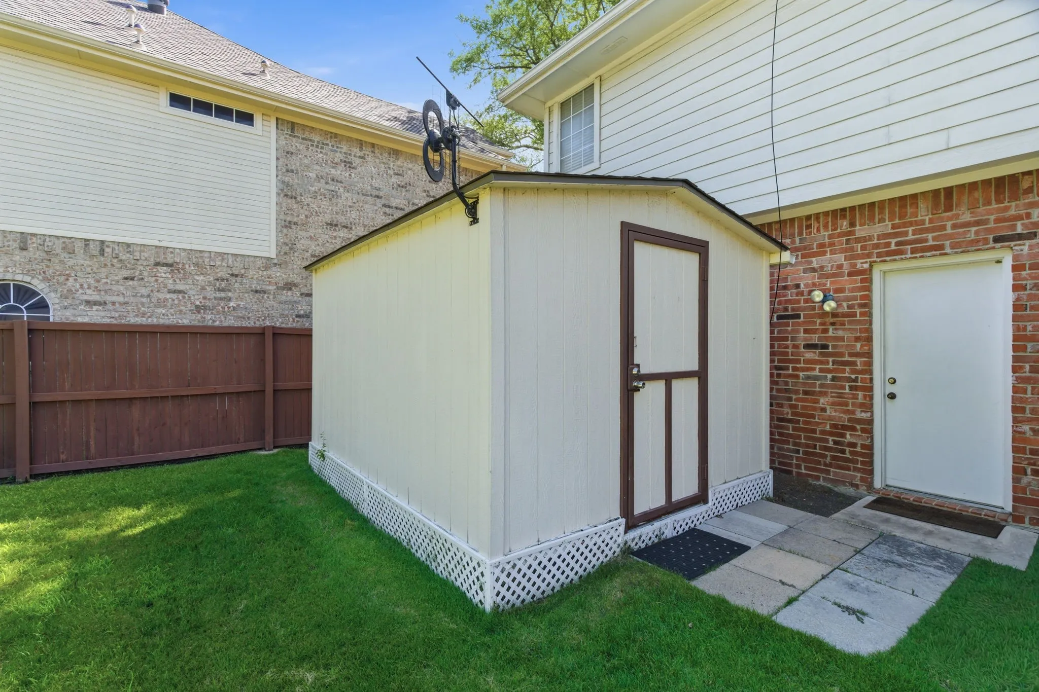 Single Family Residence For Sale in Collin County , 5405 N Briar Ridge Circle, Mc Kinney, Texas 75072, 4 Bedroom, 3 Bathroom, 2 Garage spaces, 2,562 Sqft, built in 1994, mls#21299198, Real Estate Agent in Mc Kinney, Homes For Sale in Collin county, Homes For Sale in Mc Kinney, Realtor in Mc Kinney Texas, Real Estate Brokerage Independent Realty Texas, Luminita Cordes Realtor