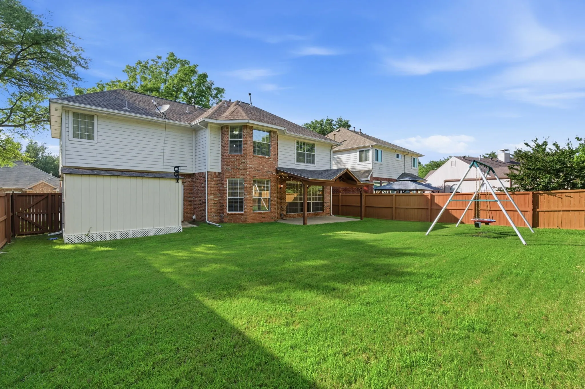 Single Family Residence For Sale in Collin County , 5405 N Briar Ridge Circle, Mc Kinney, Texas 75072, 4 Bedroom, 3 Bathroom, 2 Garage spaces, 2,562 Sqft, built in 1994, mls#21299198, Real Estate Agent in Mc Kinney, Homes For Sale in Collin county, Homes For Sale in Mc Kinney, Realtor in Mc Kinney Texas, Real Estate Brokerage Independent Realty Texas, Luminita Cordes Realtor