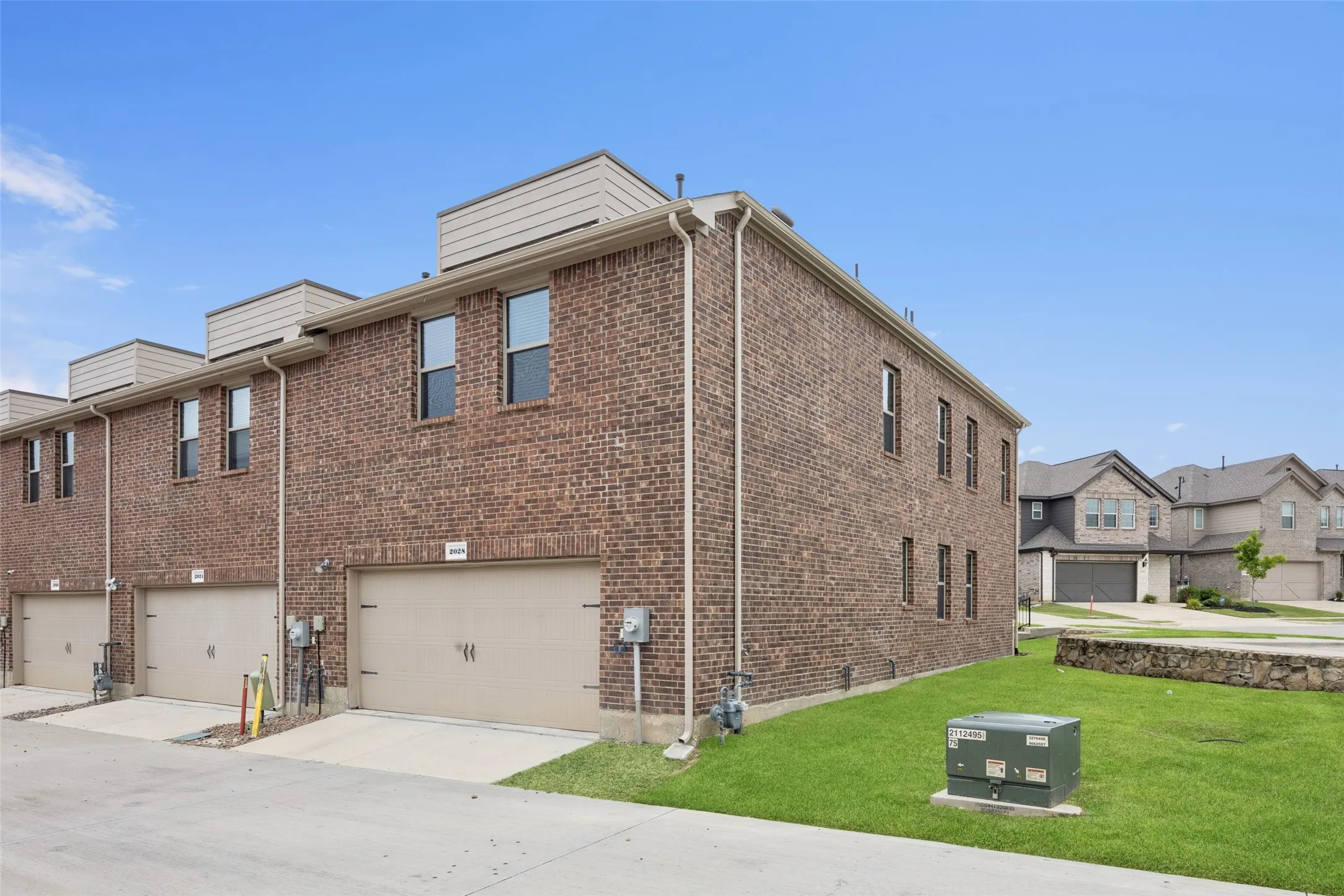 Townhouse For Sale in Dallas County , 2028 Saddle Way, Mesquite, Texas 75149, 3 Bedroom, 3 Bathroom, 2 Garage spaces, 1,737 Sqft, built in 2022, mls#21297254, Real Estate Agent in Mesquite, Homes For Sale in Dallas county, Homes For Sale in Mesquite, Realtor in Mesquite Texas, Real Estate Brokerage Independent Realty Texas, Luminita Cordes Realtor