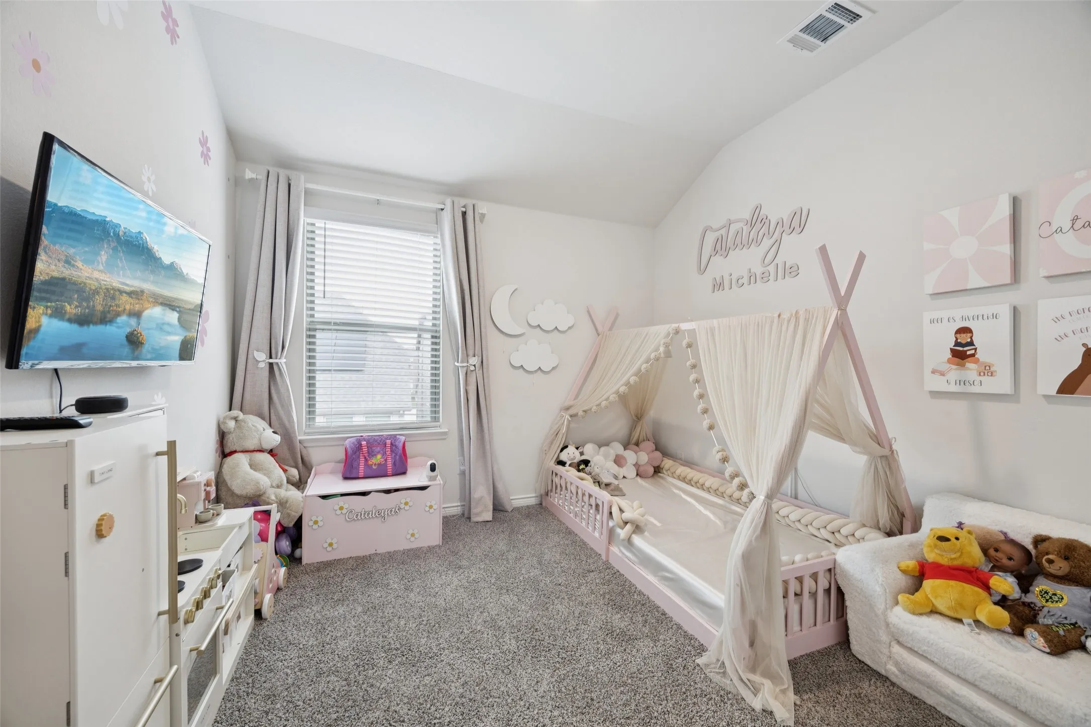 Townhouse For Sale in Dallas County , 2028 Saddle Way, Mesquite, Texas 75149, 3 Bedroom, 3 Bathroom, 2 Garage spaces, 1,737 Sqft, built in 2022, mls#21297254, Real Estate Agent in Mesquite, Homes For Sale in Dallas county, Homes For Sale in Mesquite, Realtor in Mesquite Texas, Real Estate Brokerage Independent Realty Texas, Luminita Cordes Realtor