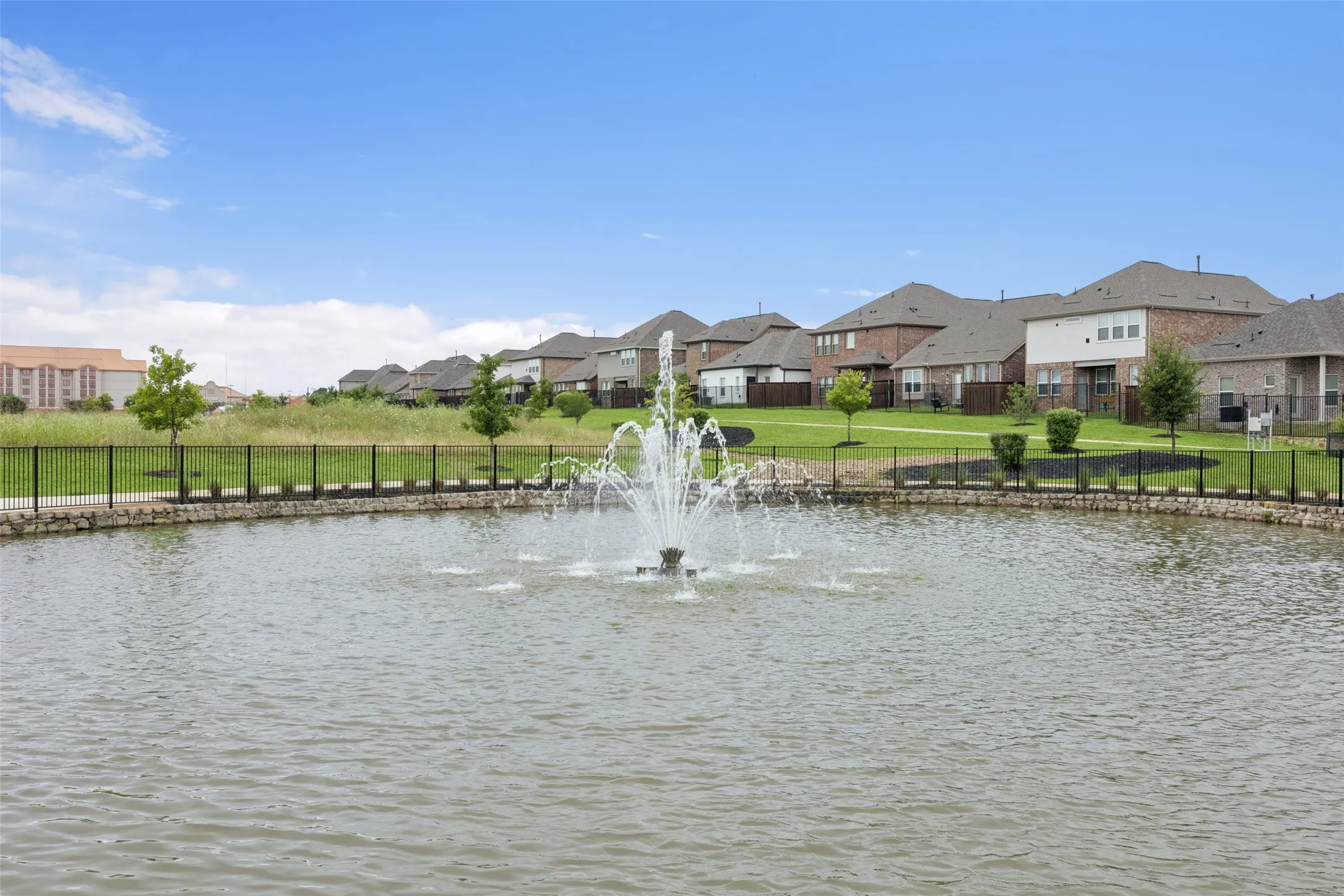 Townhouse For Sale in Dallas County , 2028 Saddle Way, Mesquite, Texas 75149, 3 Bedroom, 3 Bathroom, 2 Garage spaces, 1,737 Sqft, built in 2022, mls#21297254, Real Estate Agent in Mesquite, Homes For Sale in Dallas county, Homes For Sale in Mesquite, Realtor in Mesquite Texas, Real Estate Brokerage Independent Realty Texas, Luminita Cordes Realtor
